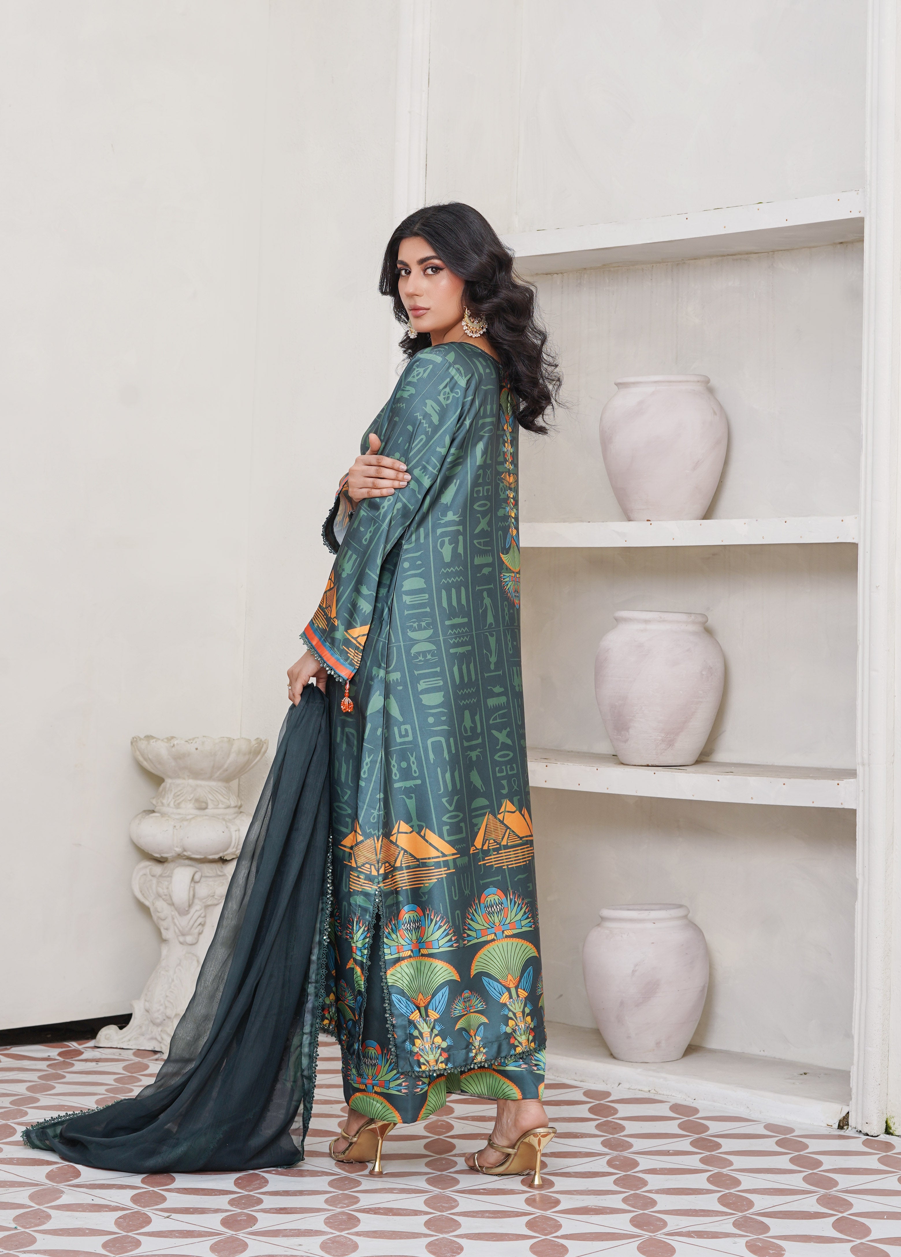 charmuse/shamooz Kaftan in Bottle green, marigold