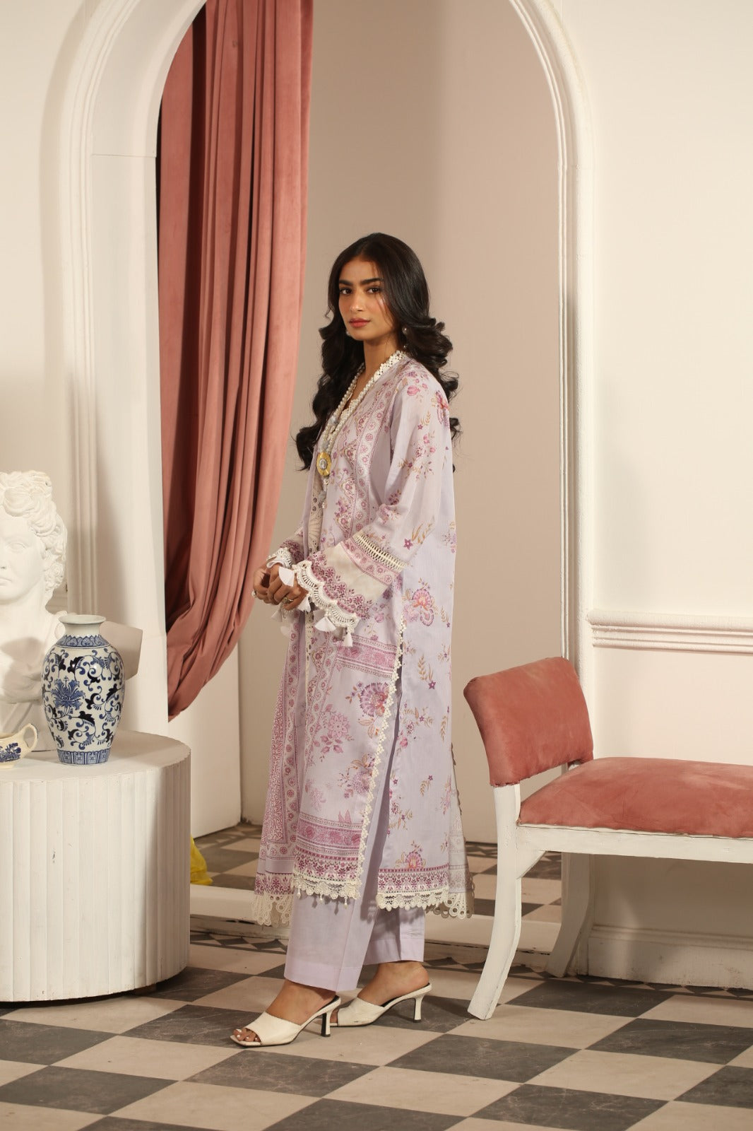 Summer Lawn – LILLY