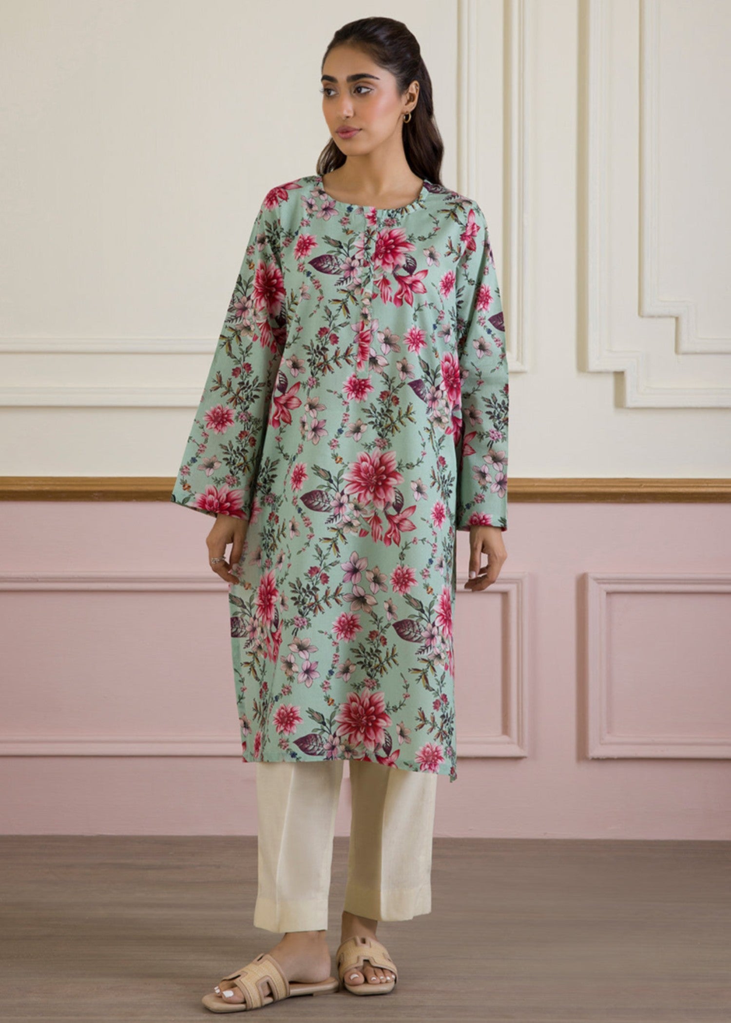 cambric Kurti in Moss green