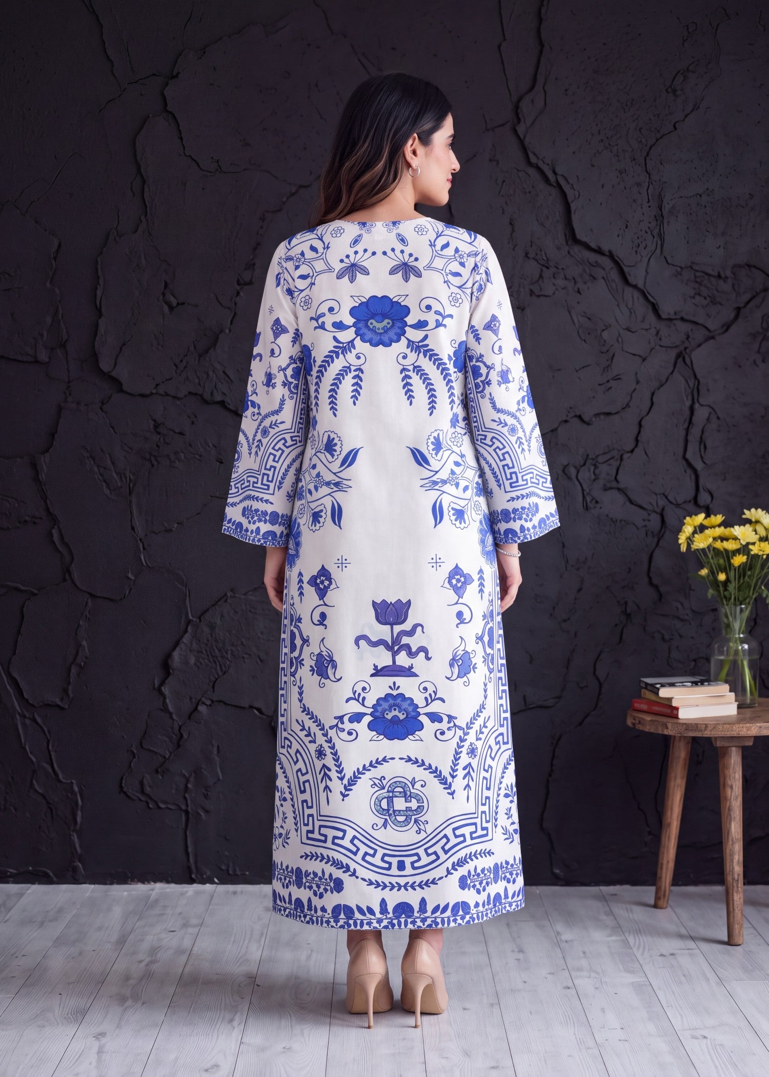 raw silk Kaftan in White, blue