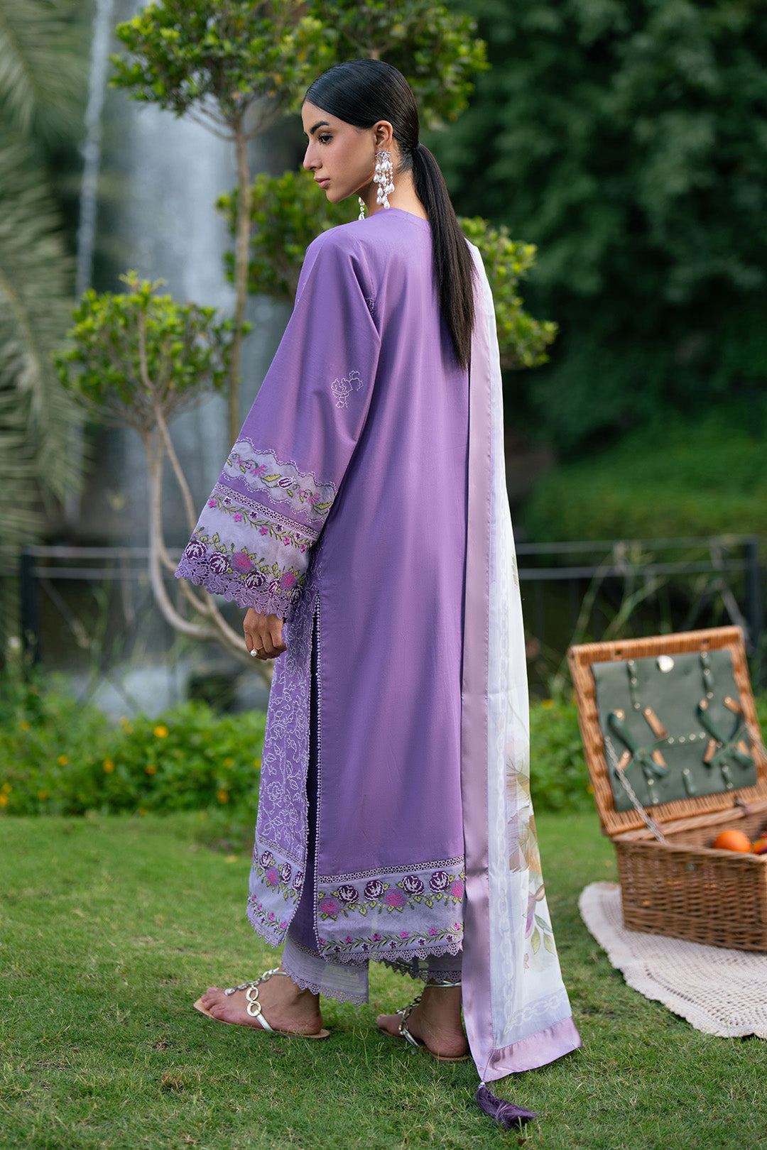 Summer Lawn – 7067-Daria