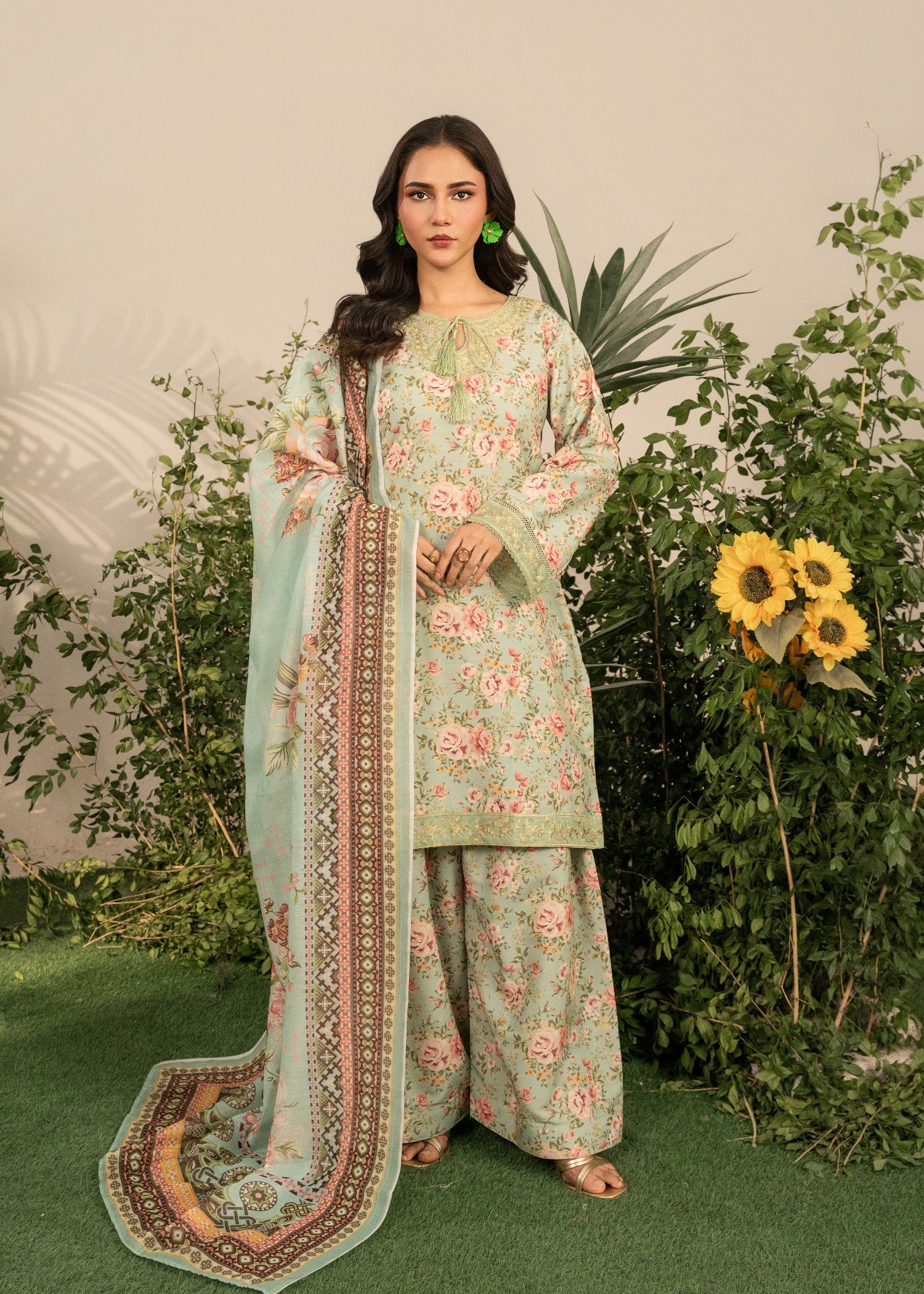 khaddar Kurta Set in Pistachio green, multi