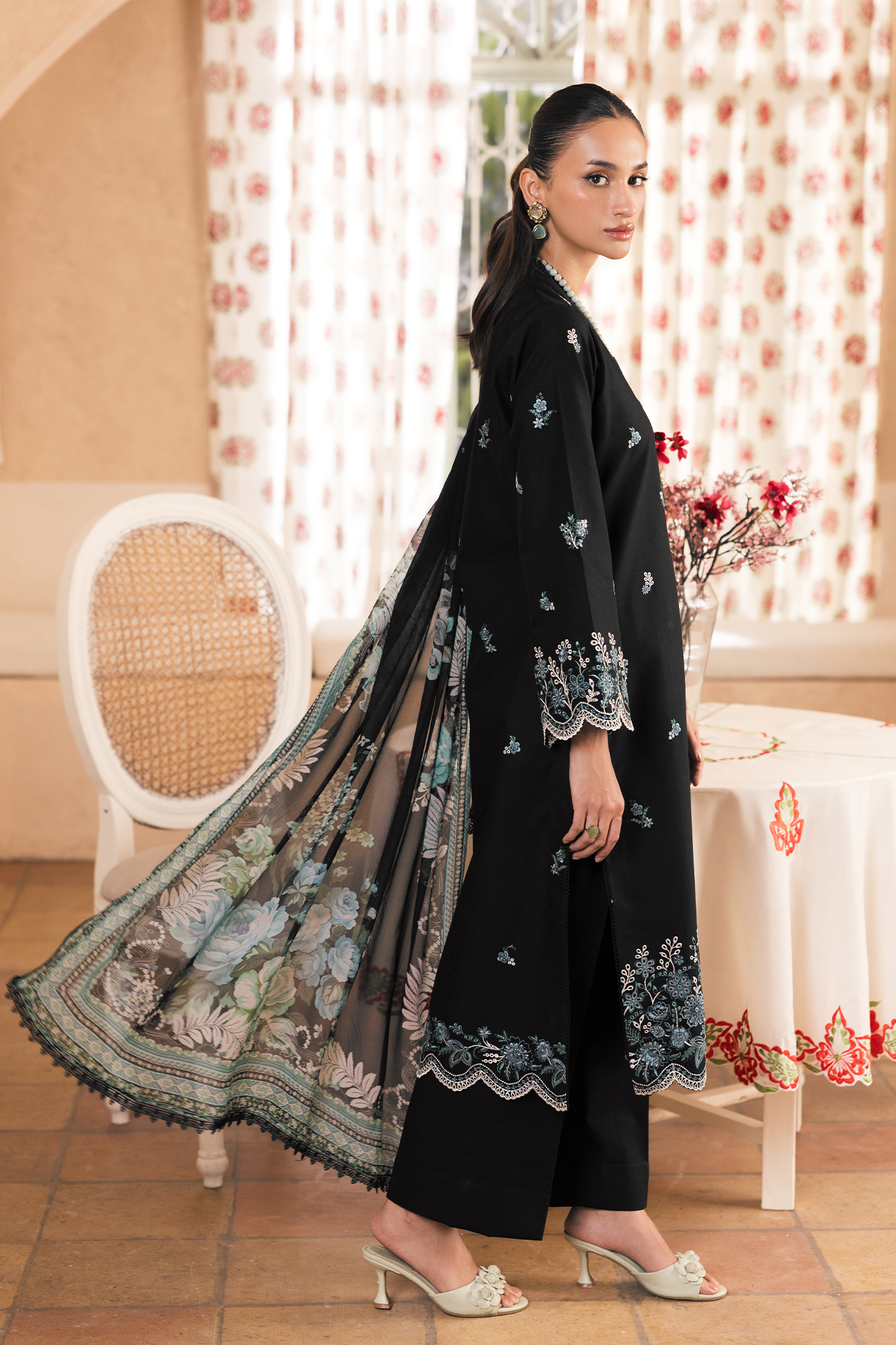 Nissa Chikankari Lawn – N-05