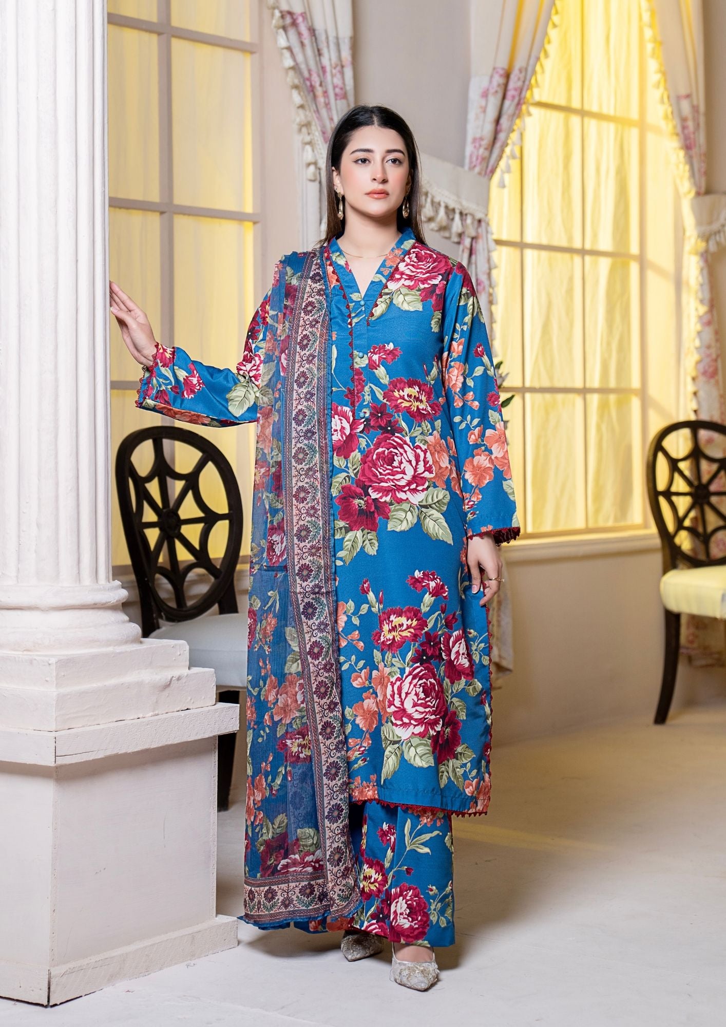 arabic lawn Kurta Set in Royal blue