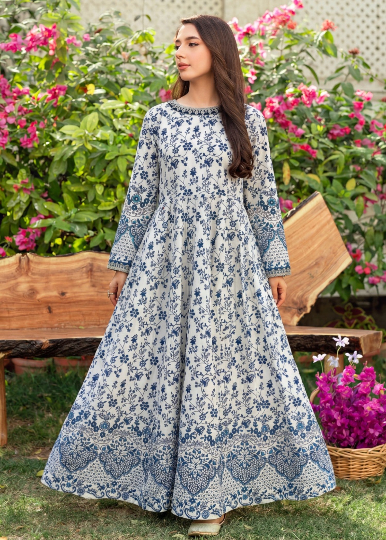 lawn Maxi in White