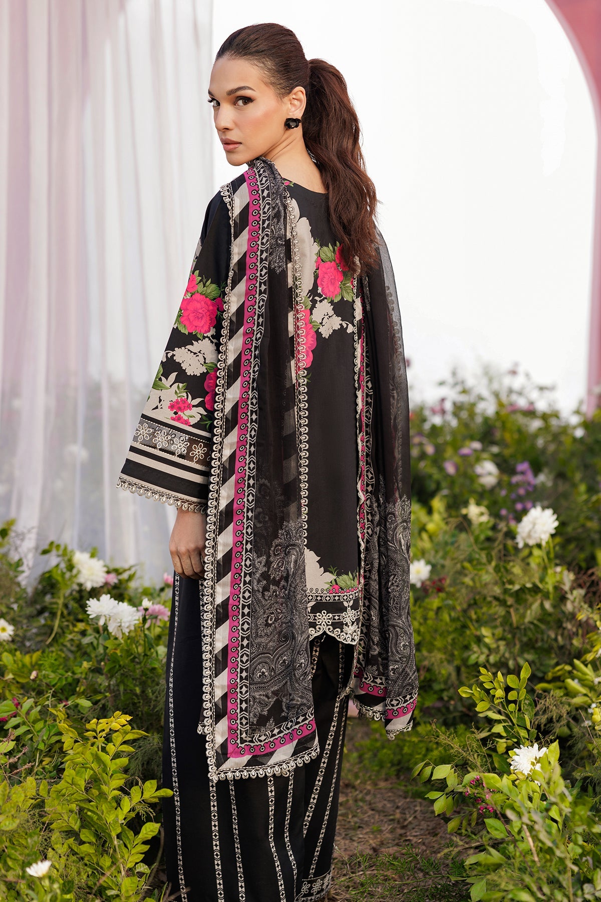 Rang-e-Bahar Lawn – CRB6-06