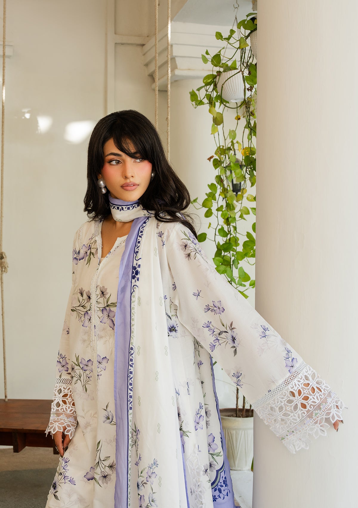 lawn Kurta Set in Off-white