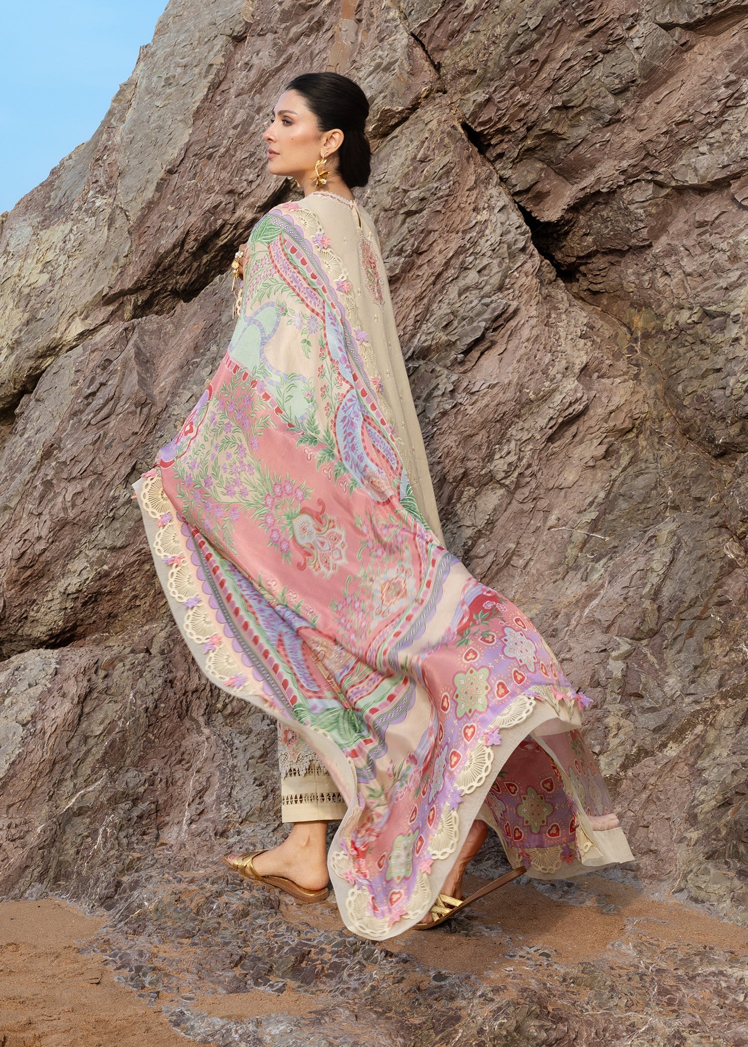 Festive Luxury Lawn – Sunehri
