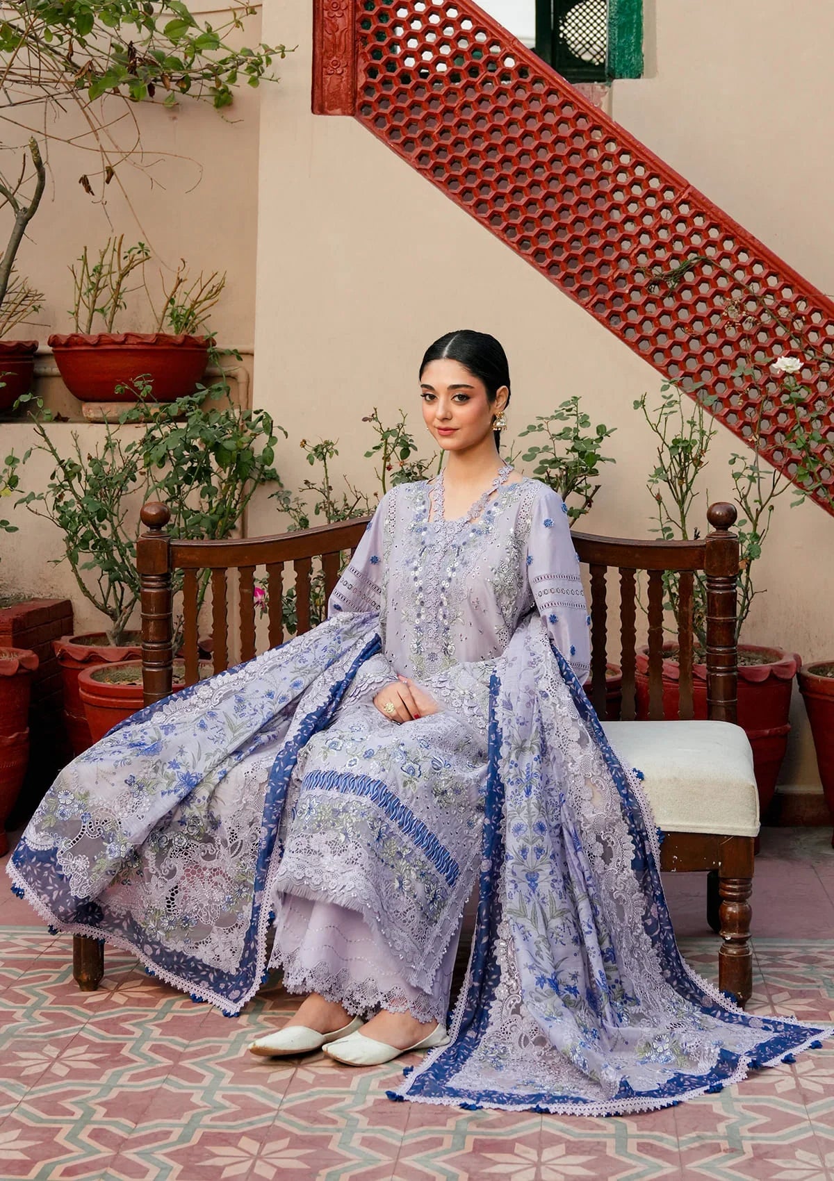 Ek Fasana Luxury Lawn – KLB-7B NAZNEEN
