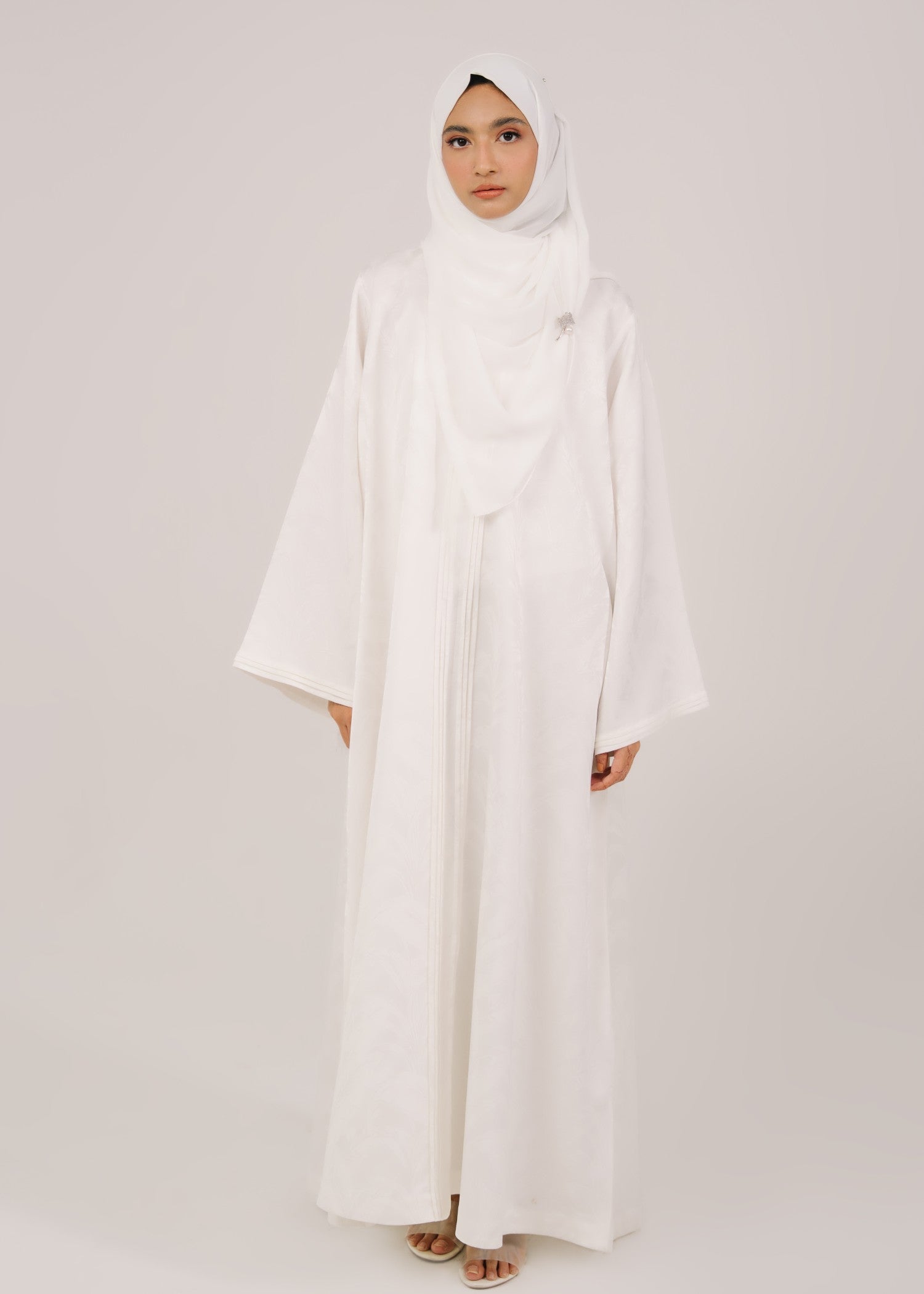 jacquard silk Abaya in Snow