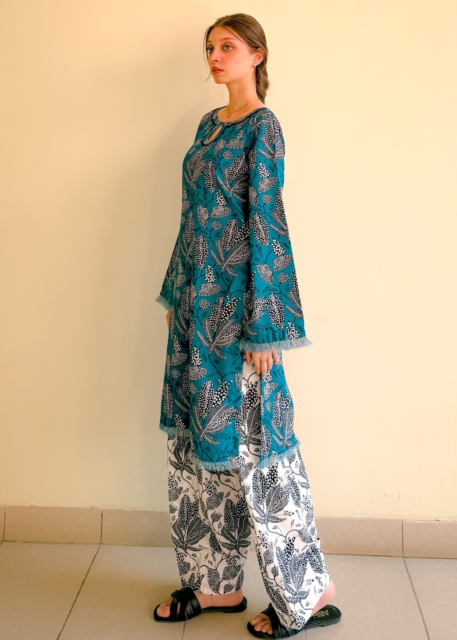 raw silk Kurta Set in White, teal