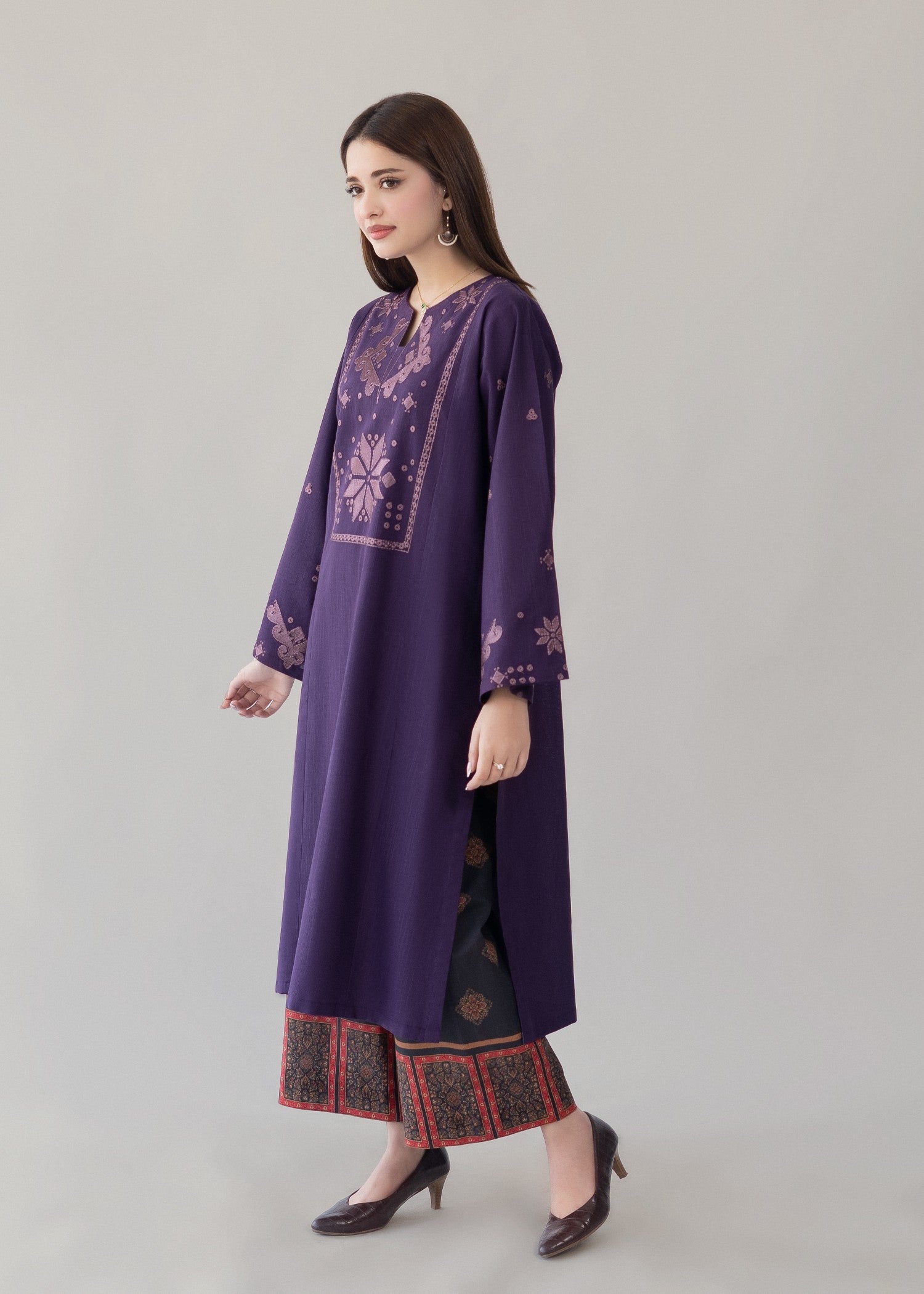 slub khaddar Kurta Set in Black, purple