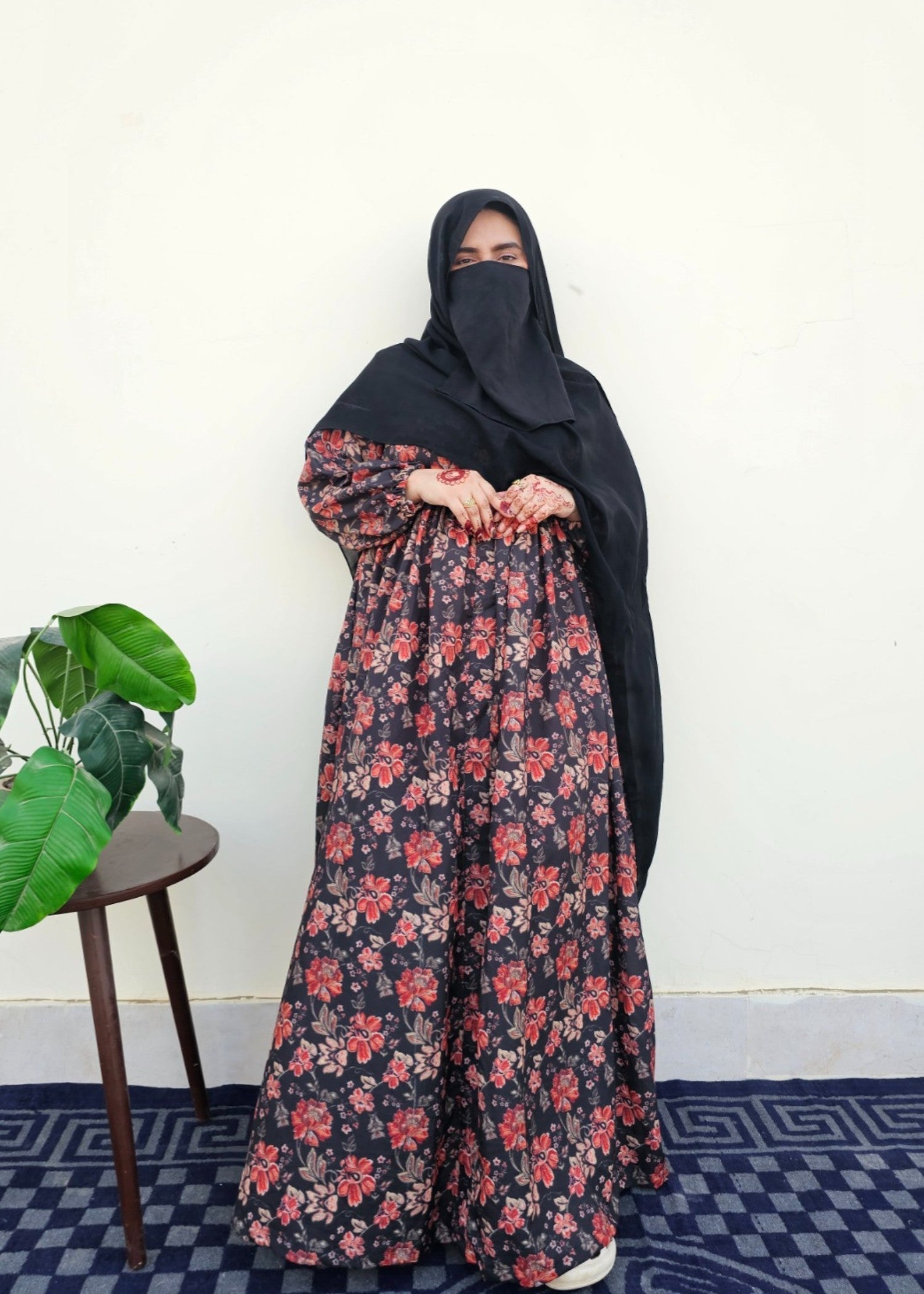 swiss lawn Maxi in Black