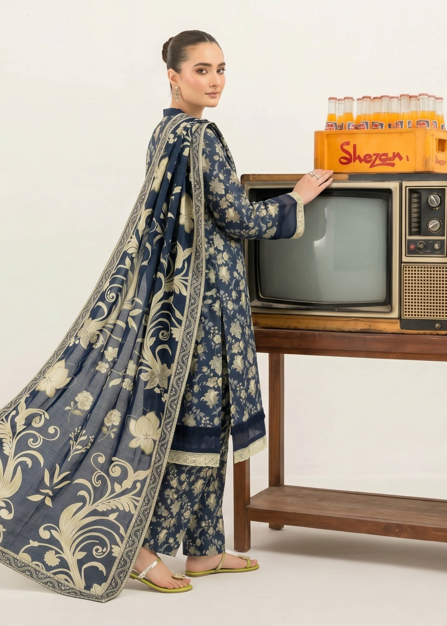 lawn Kurta Set in Cream, prussian blue