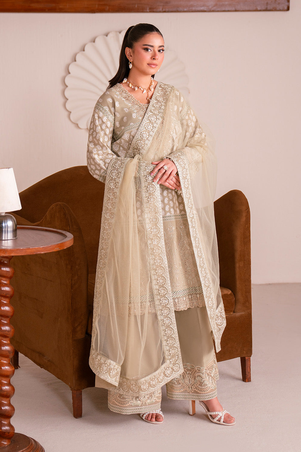 Bloom Poise Lawn Edit – ADÈLE - MSU0685