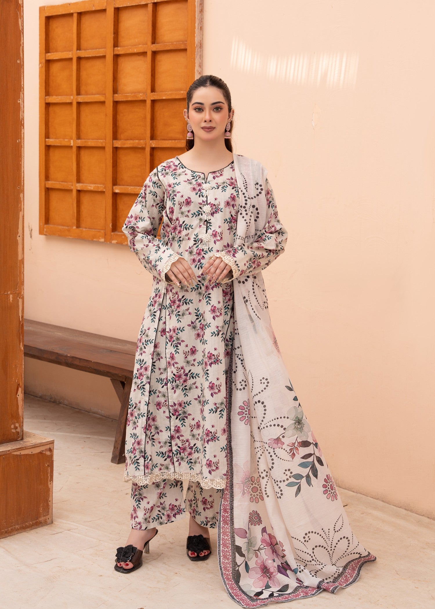 lawn Maxi in Ivory