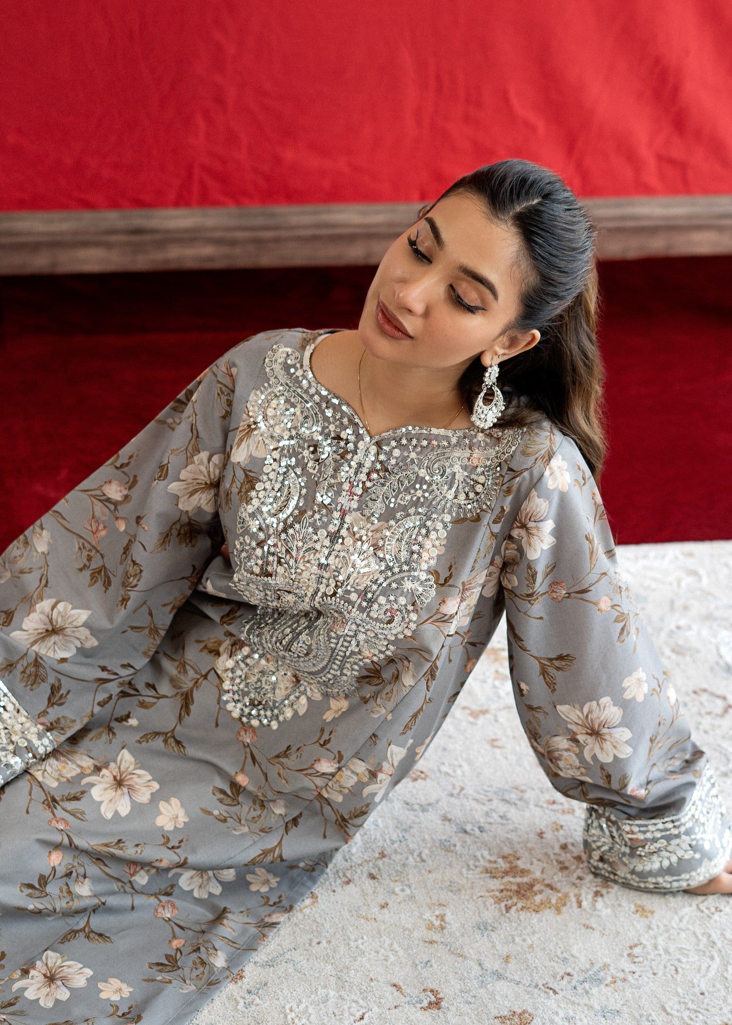 lawn Kurta Set in Off-white, zinc grey