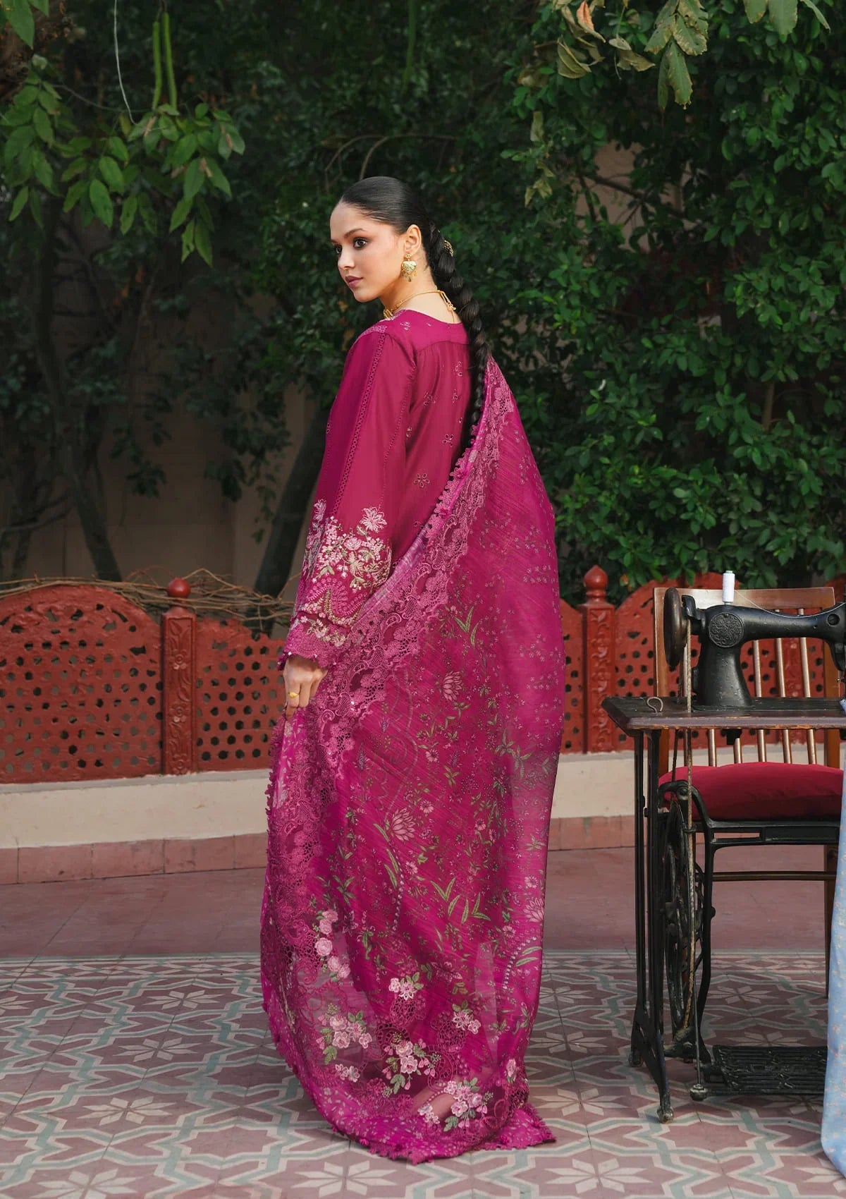 Ek Fasana Luxury Lawn – KLB-7A NAVELI