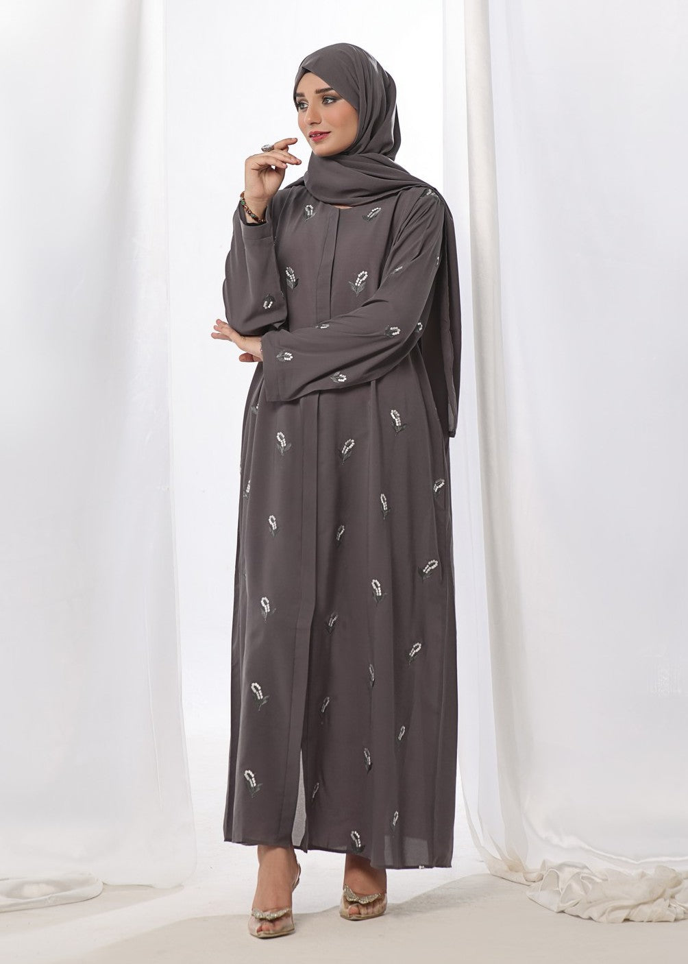 peach wool Abaya in Grey