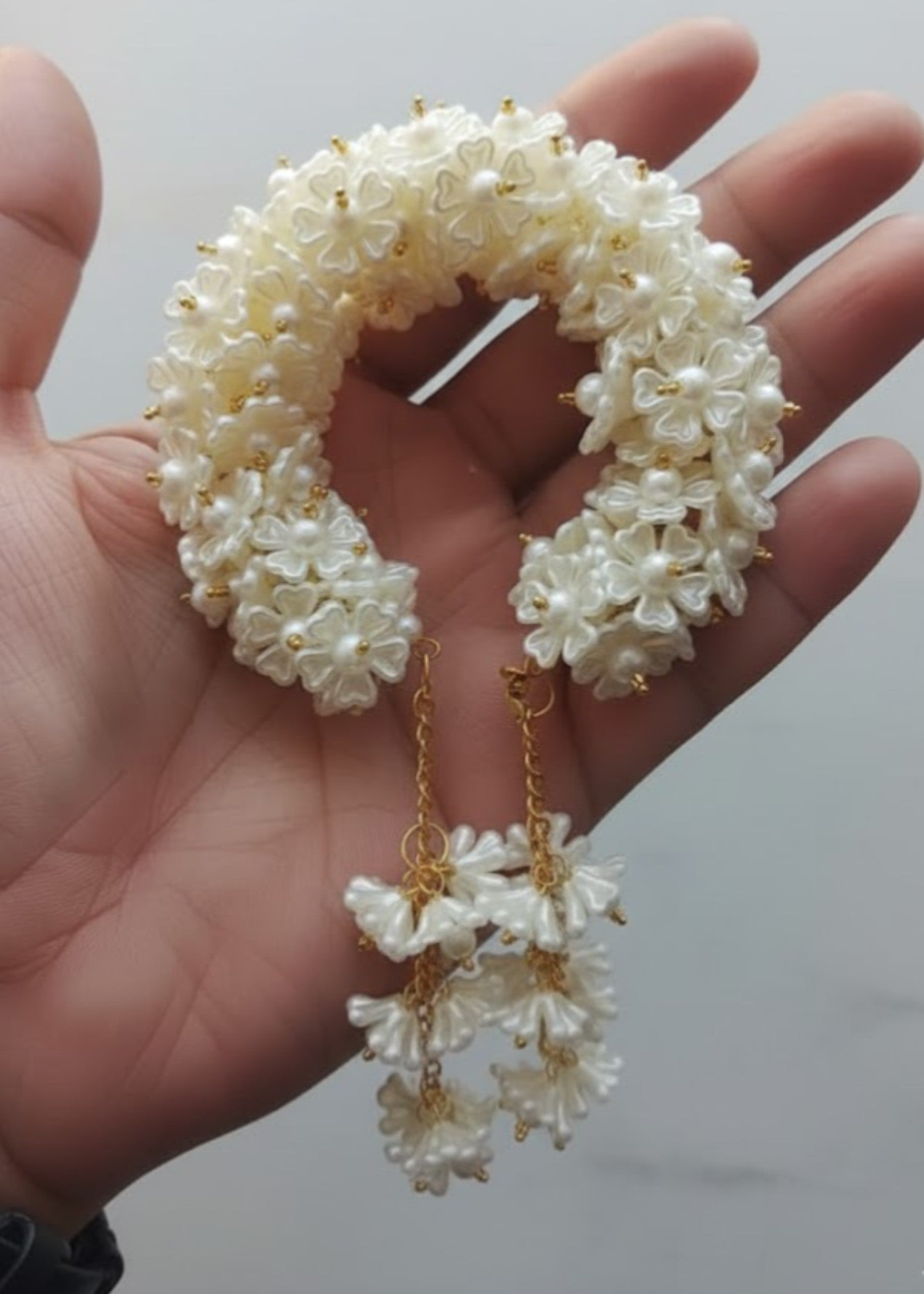 Bangles in Off-white Color by - Trendy Women Bangles WFL2279