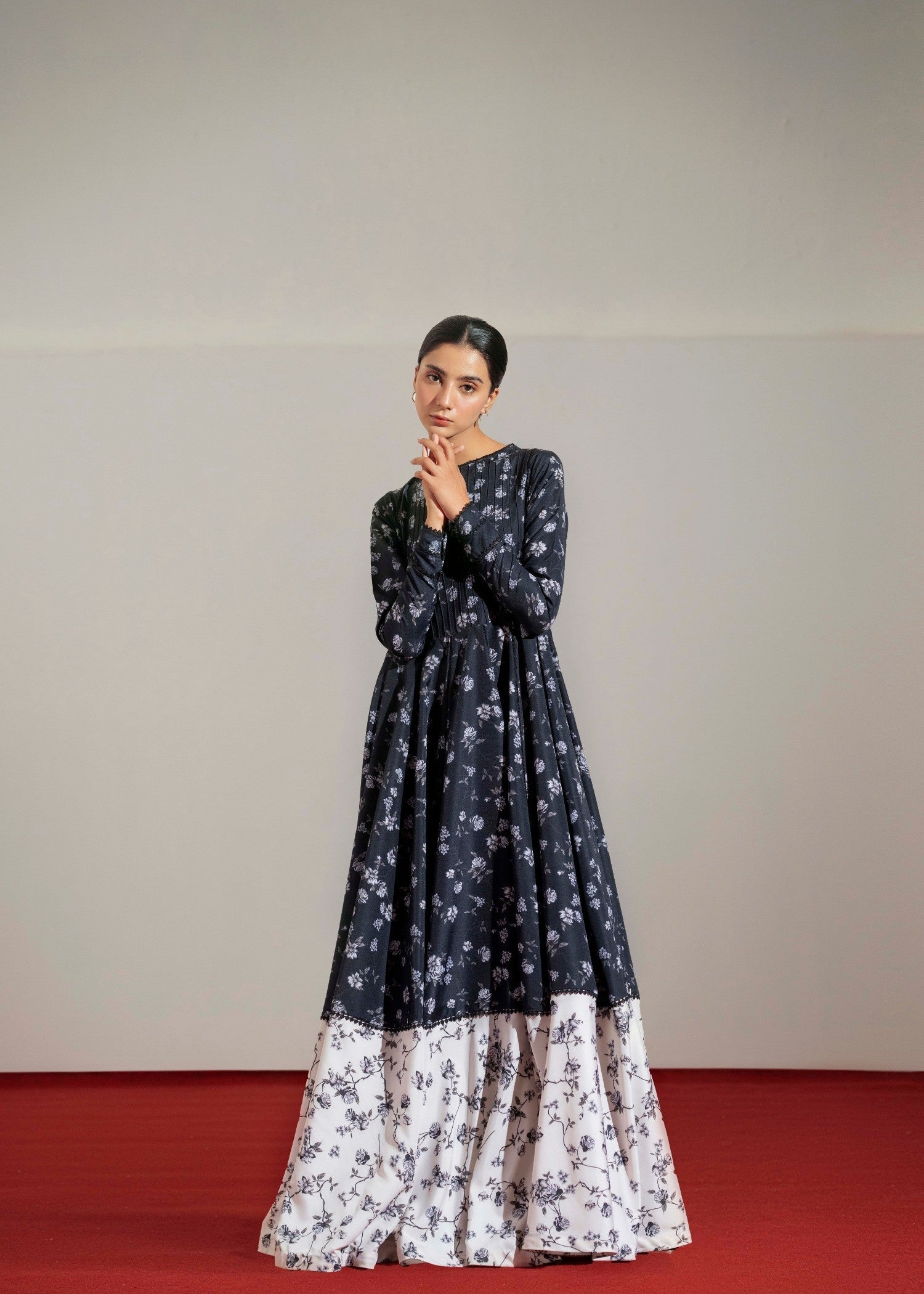 poly lawn Maxi in Black
