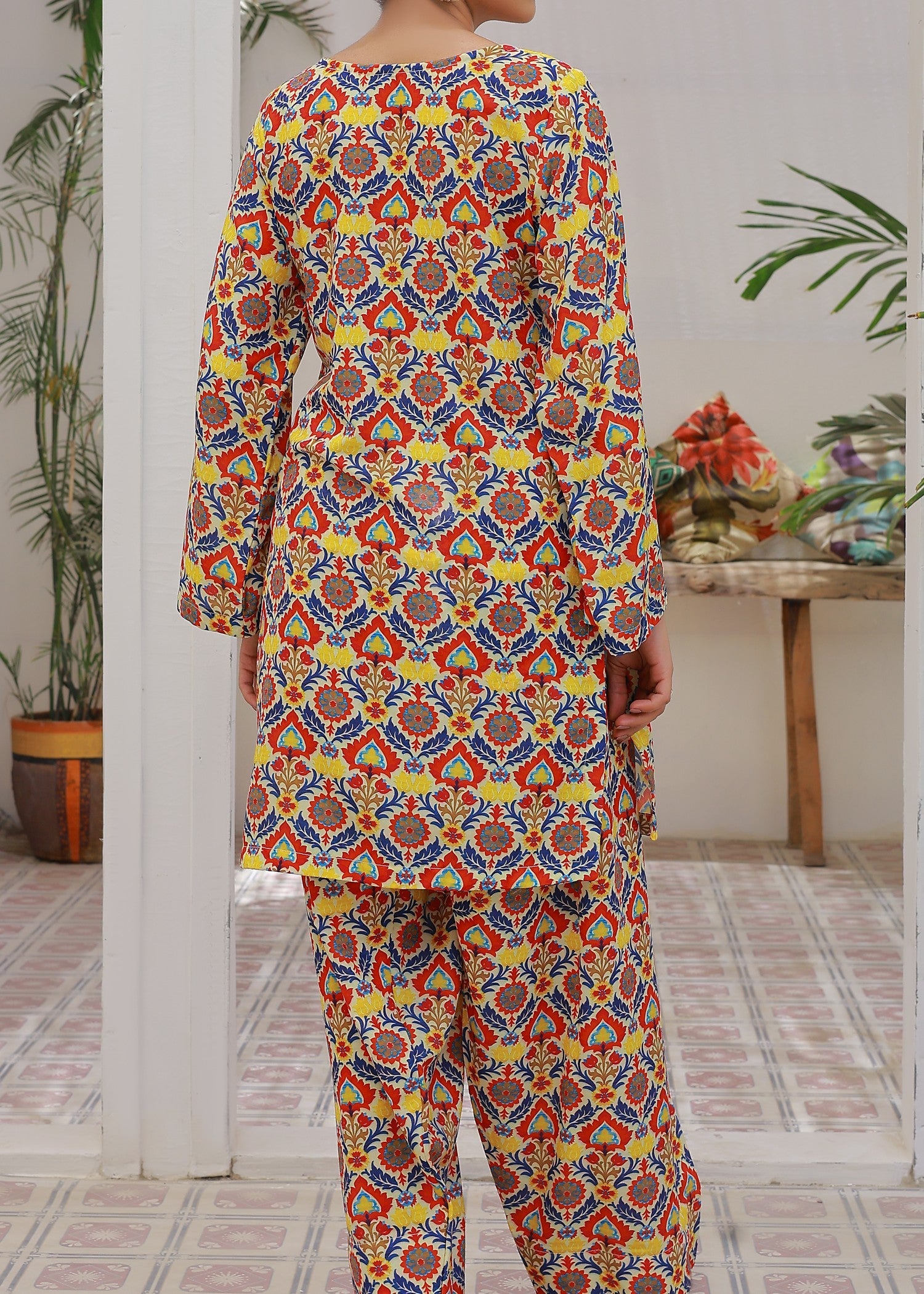 swiss lawn Kurta Set in Multi