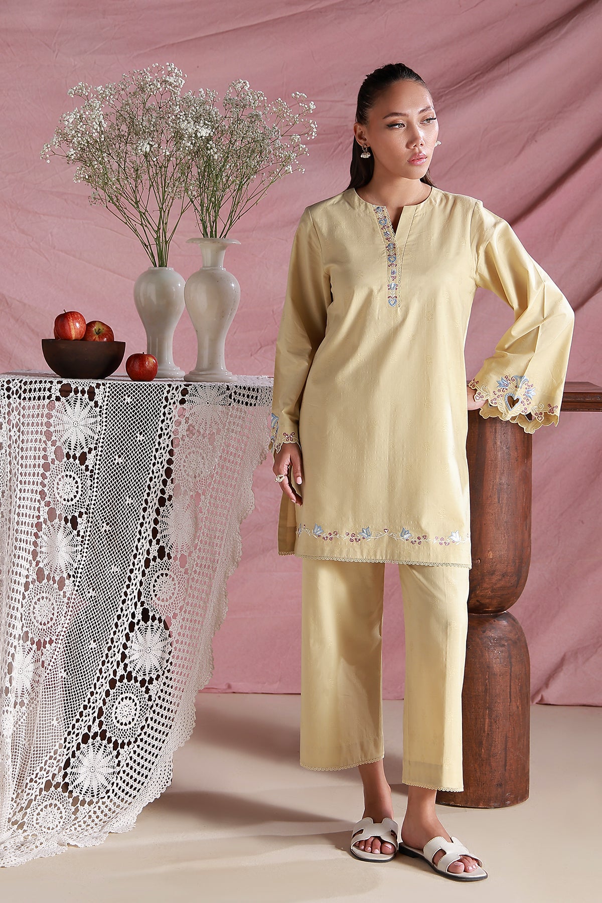 brochea jacquard Kurta Set in Yellow