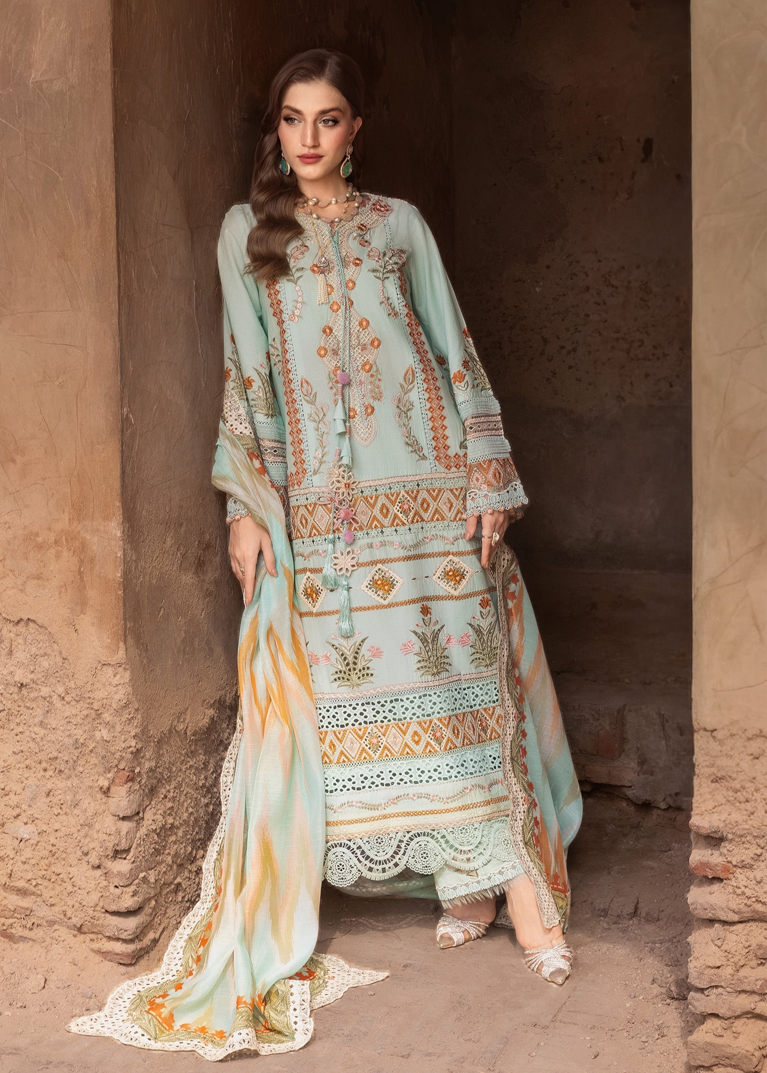 Breeze Festive Luxury Lawn – RUNA-8-A