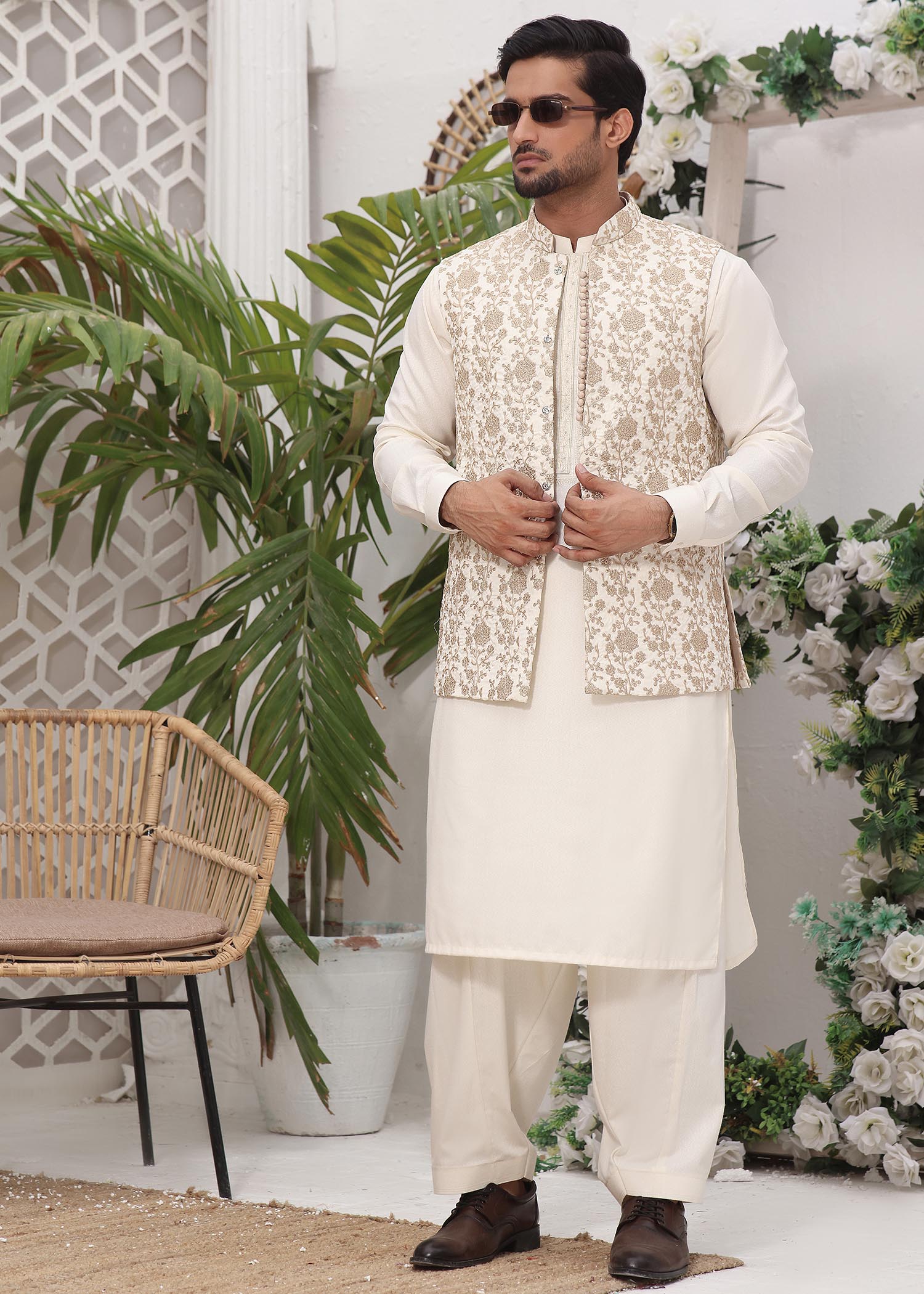 blended satin Waistcoat in Cream