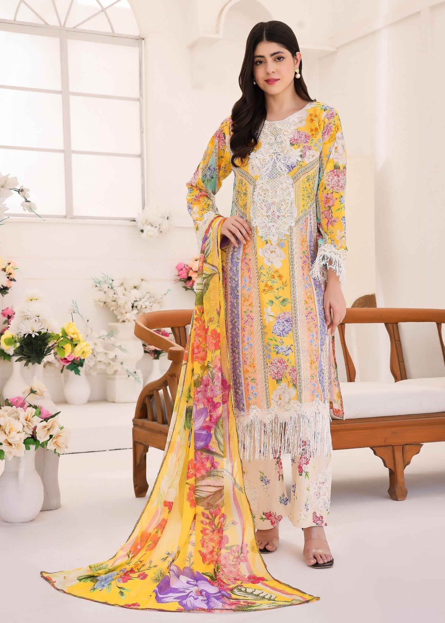 lawn Kurta Set in Pale yellow