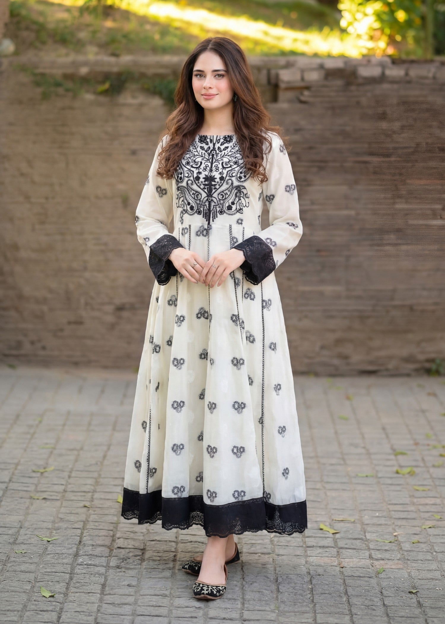 jacquard Pishwas in White