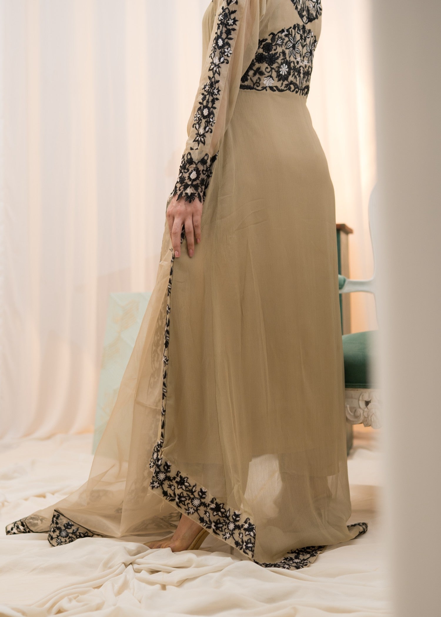 bemberg crinkle chiffon Pishwas in Beige
