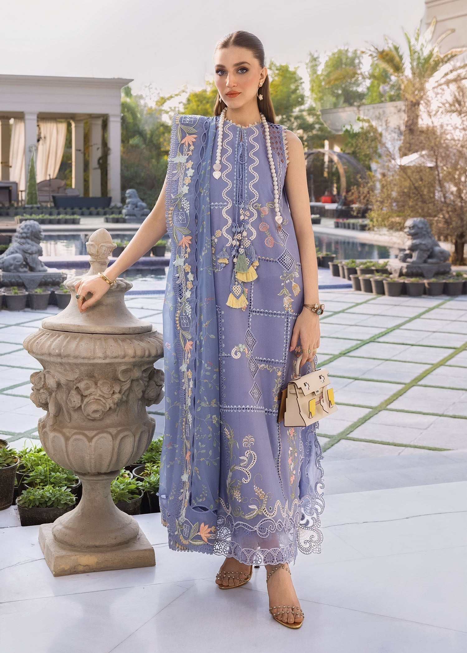 Flow Luxury Lawn – FLORAL SERENITY-D1B