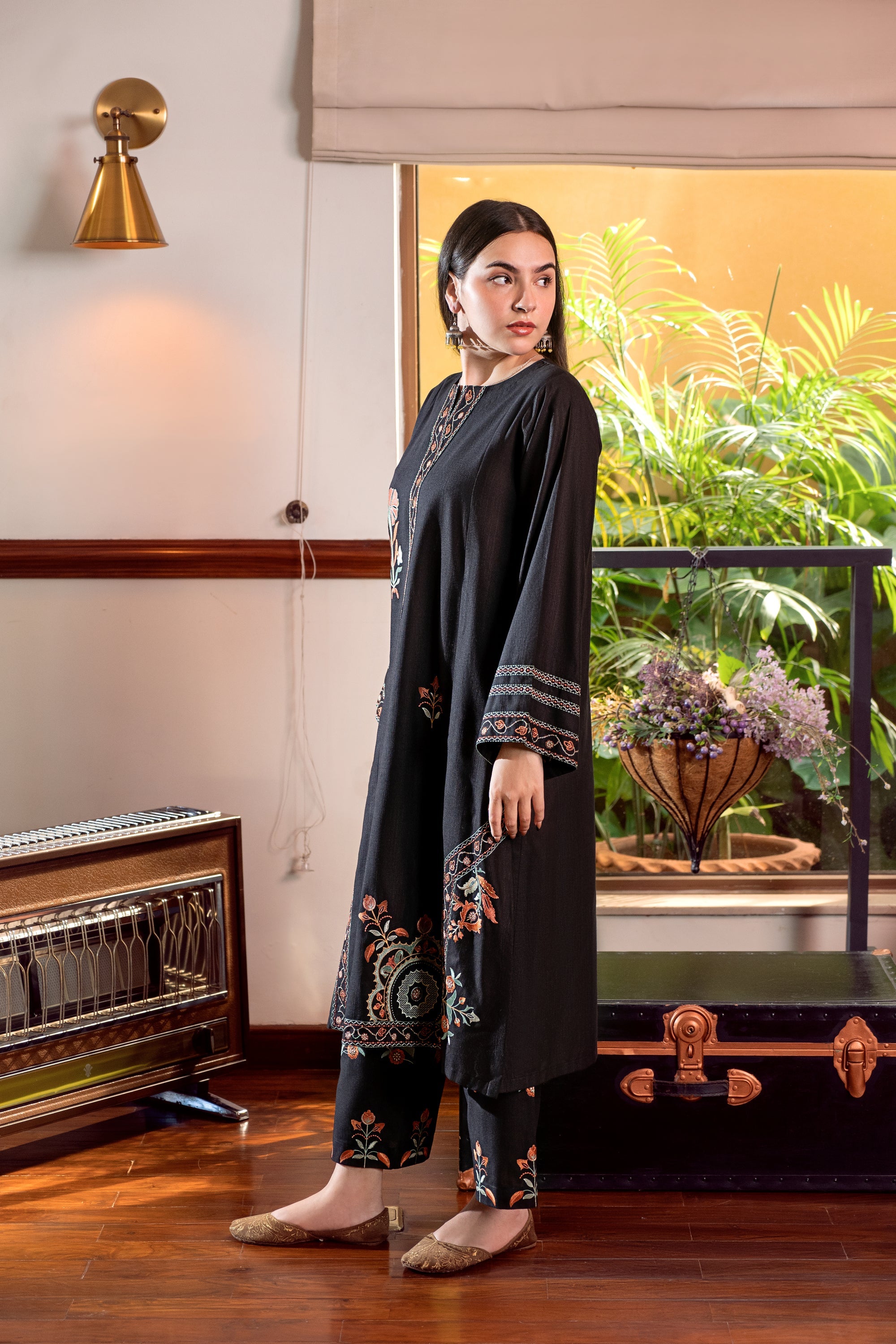 slub khaddar Kurta Set in Jet black