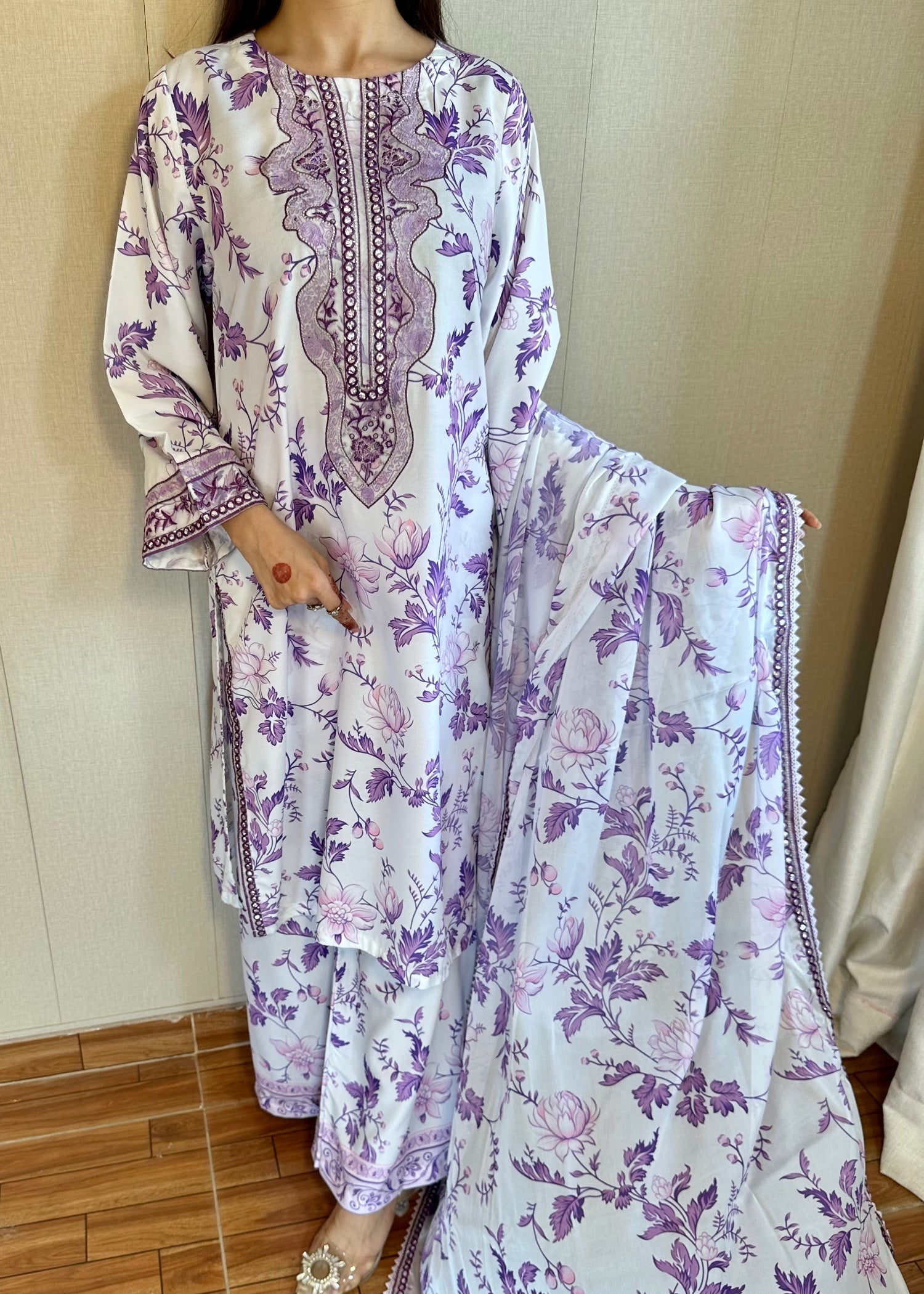 swiss lawn Kurta Set in White