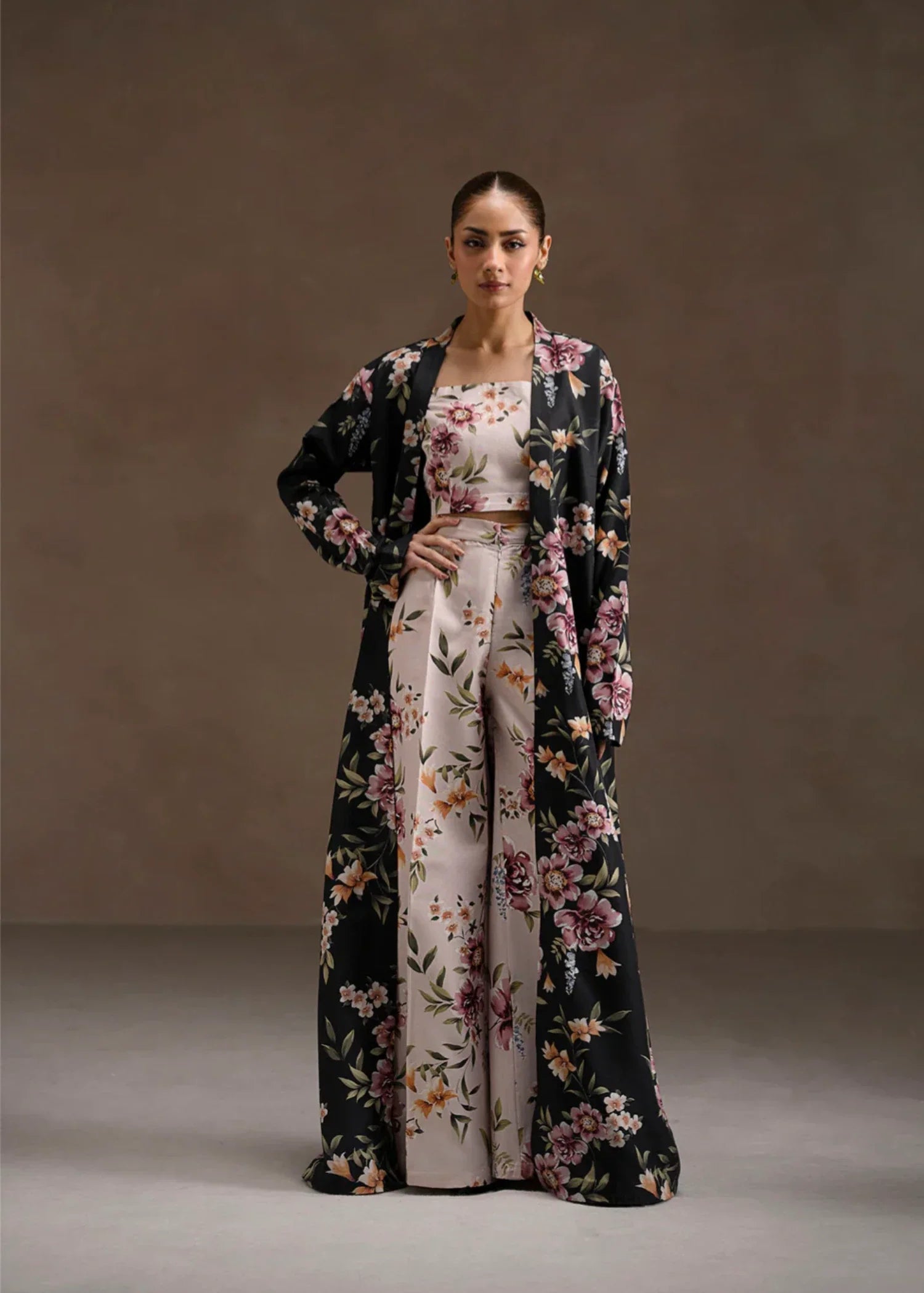 poly lawn Gown in Black