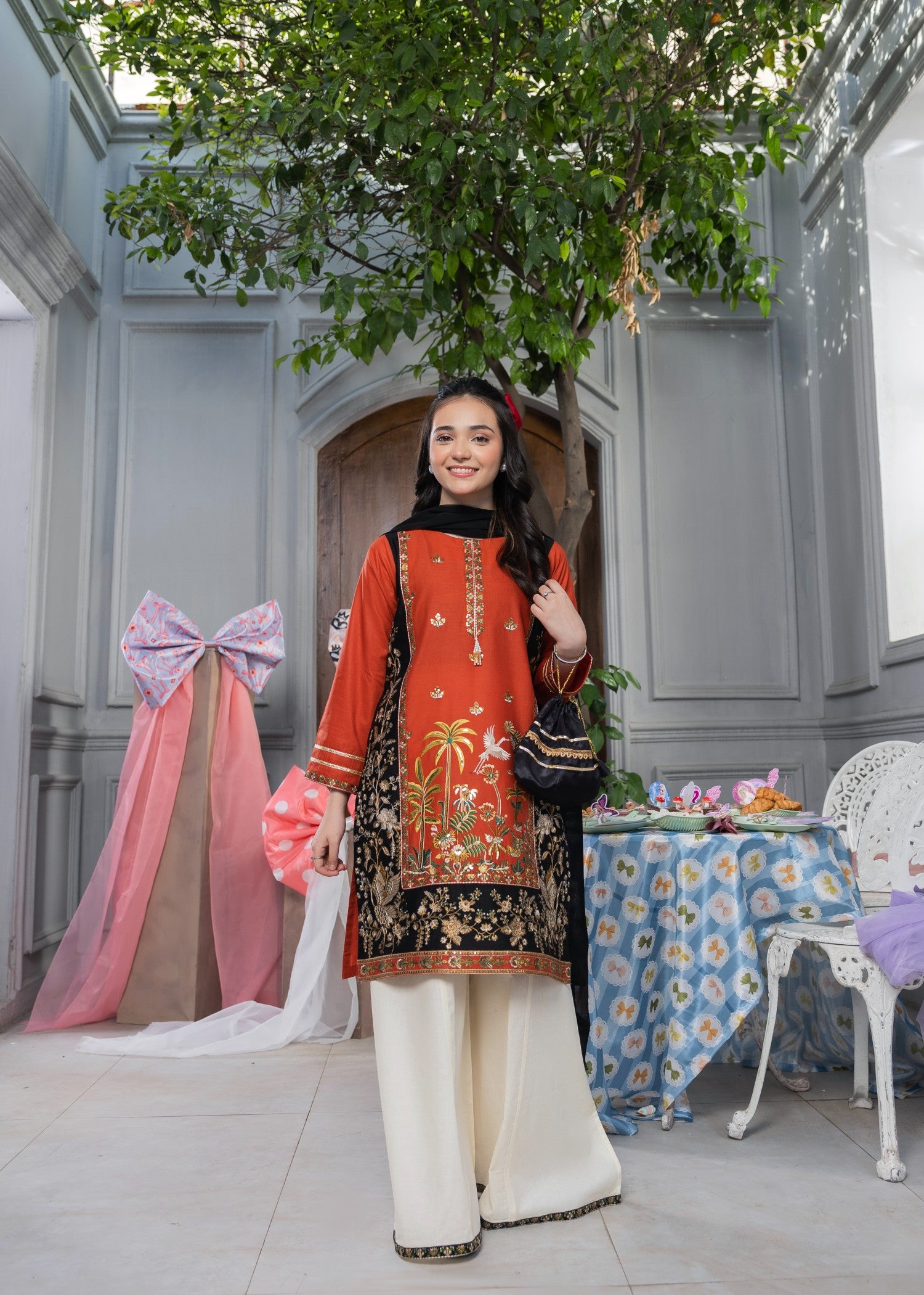 lawn cotton Sharara in Black, rust red