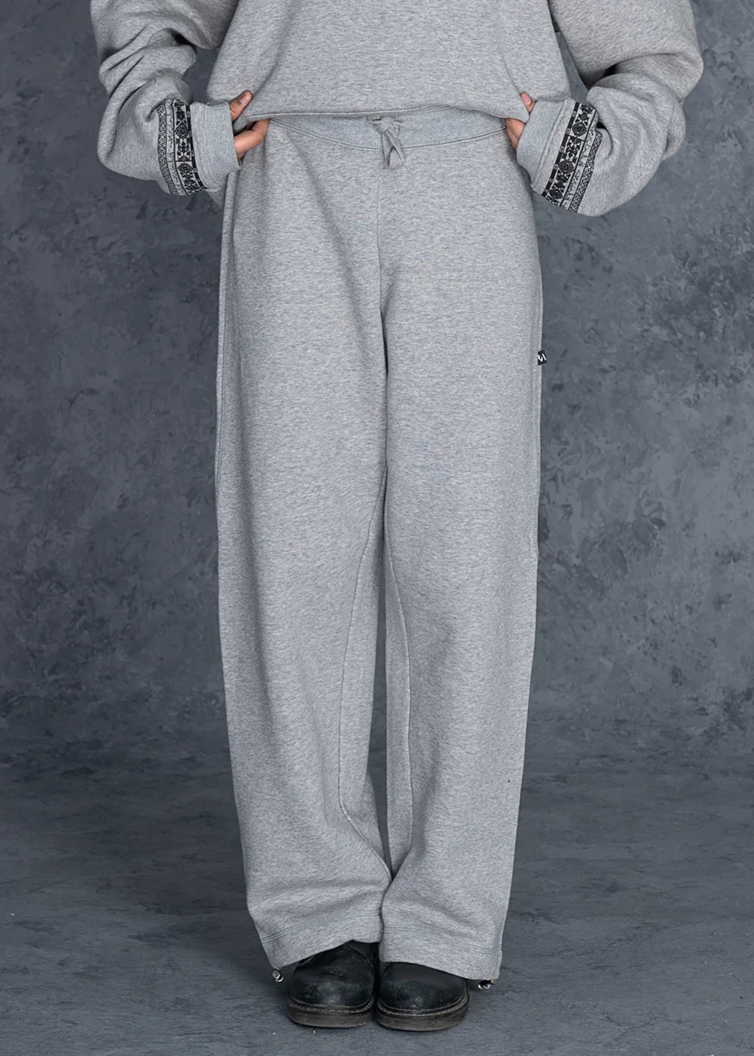 fleece Trousers in Pastel grey