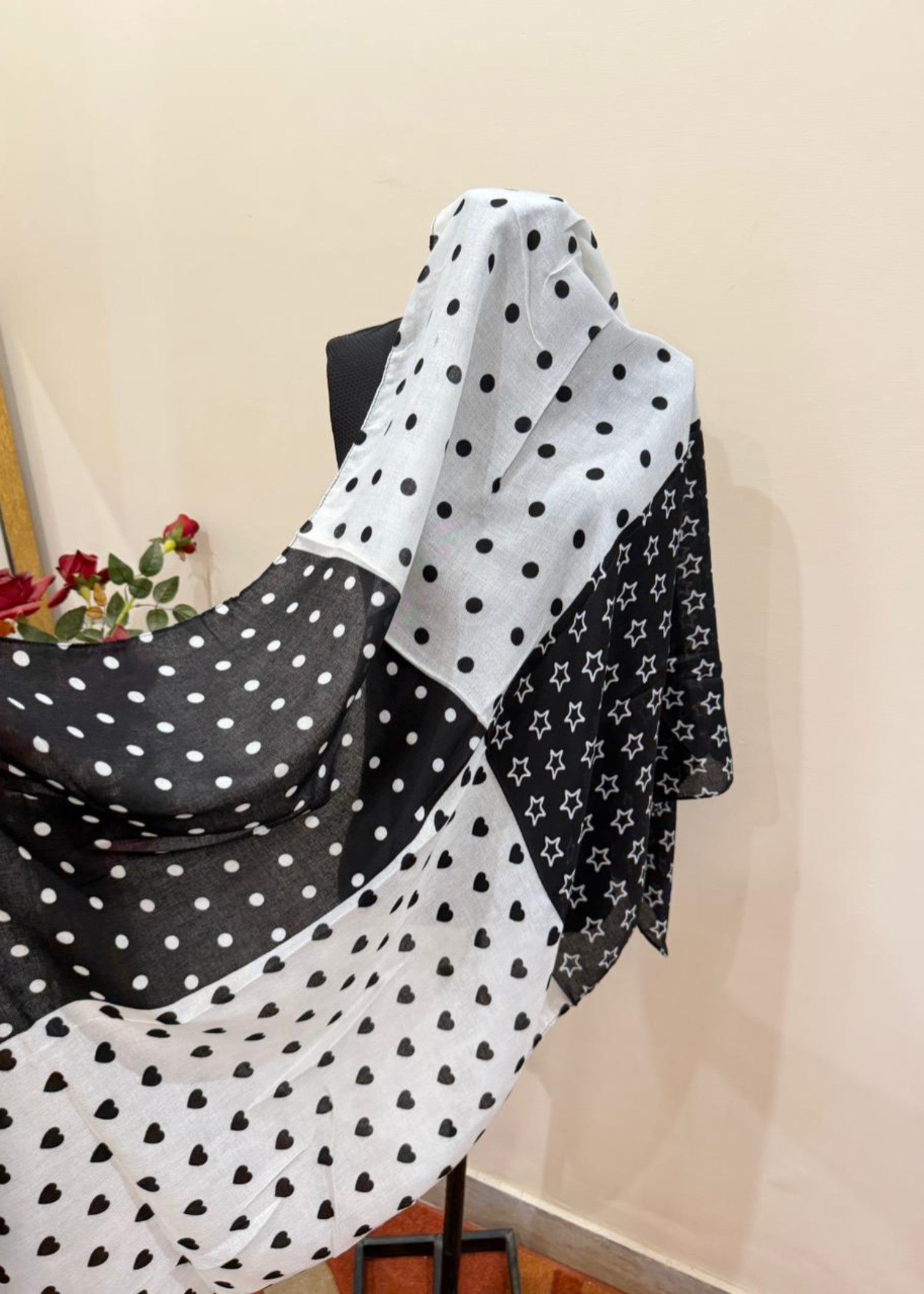 viscose Hijab in White, black