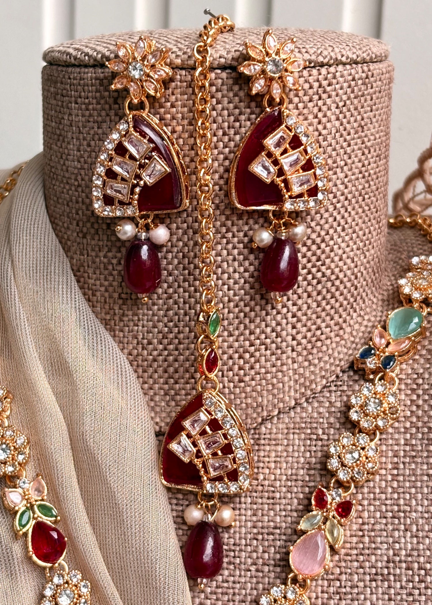 Jewelry Set in Multi Color by - Trendy Women Jewelry Set YXO4124