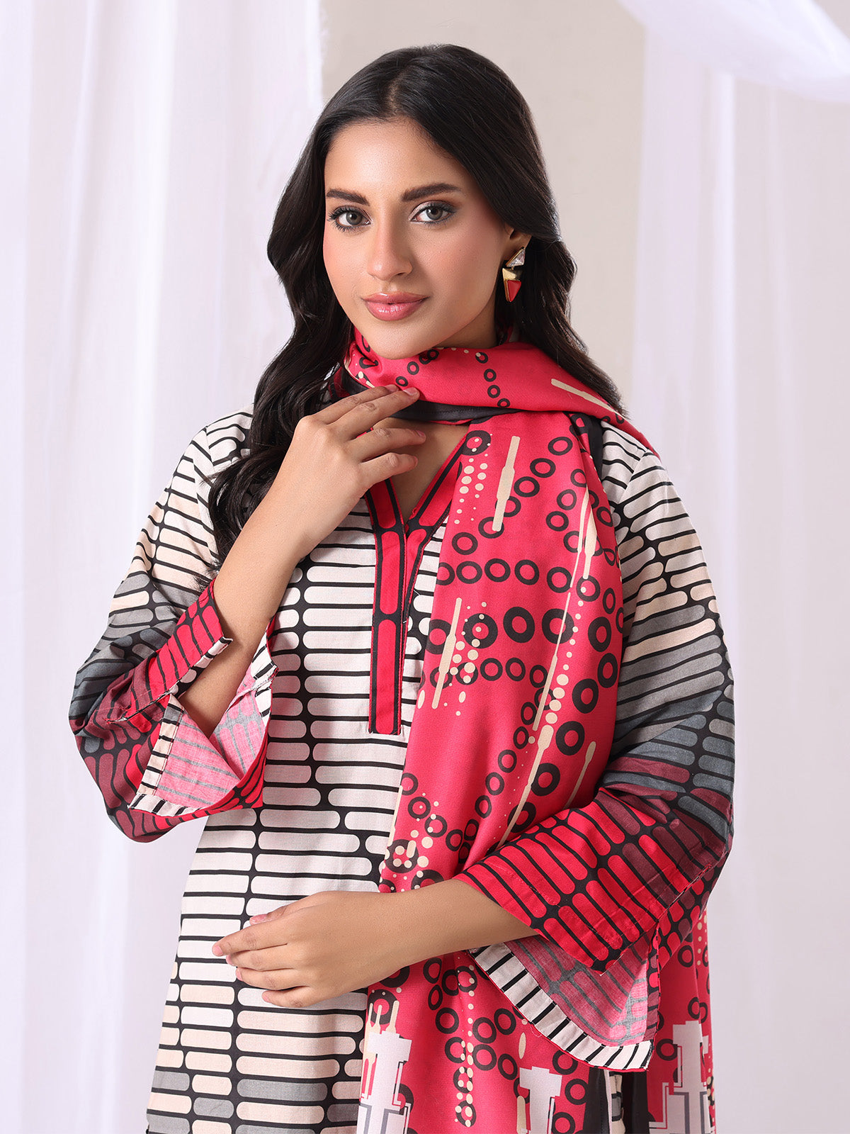 zari lawn Unstitched in Multi