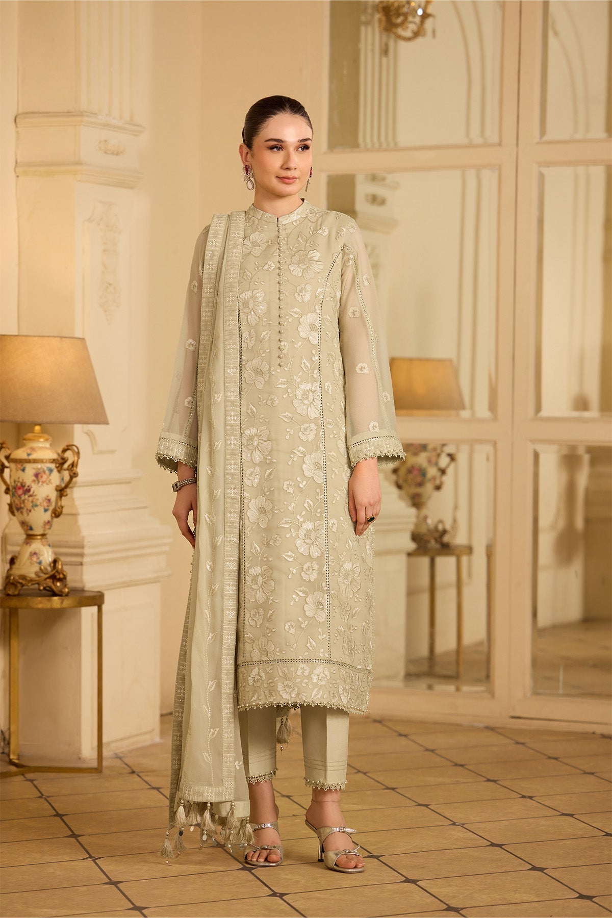 Luxury Festive Formals – 2250-Spade