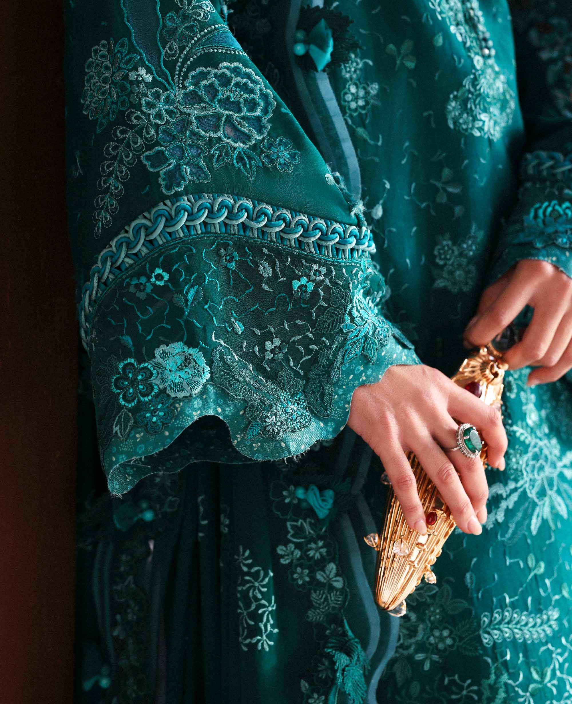 Republic Reine Eid Luxury Lawn – Luna