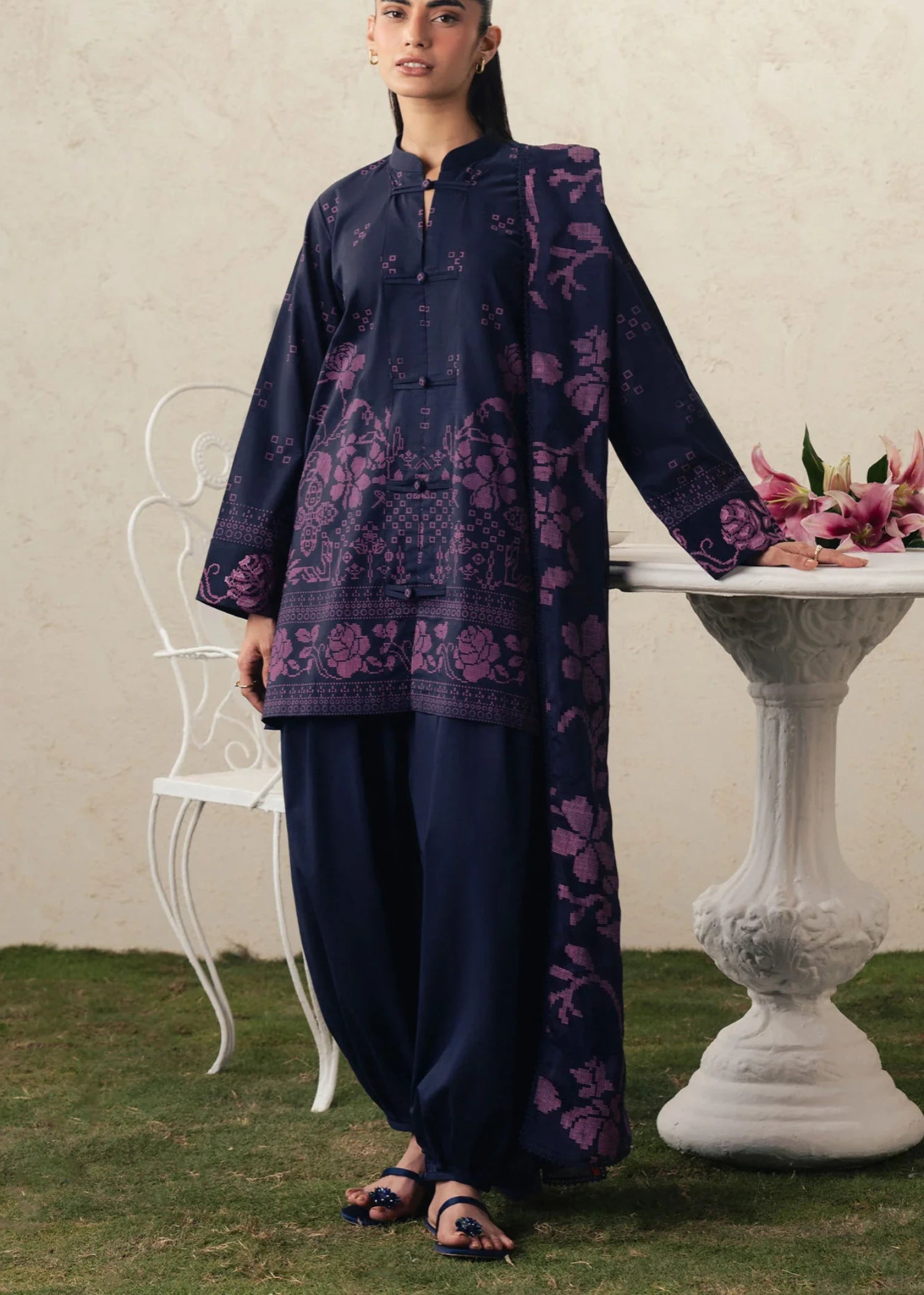 cambric Unstitched in Dark blue