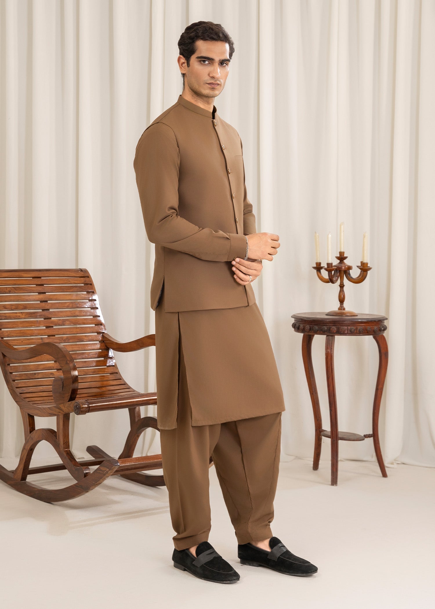 wash & wear Waistcoat in Walnut brown