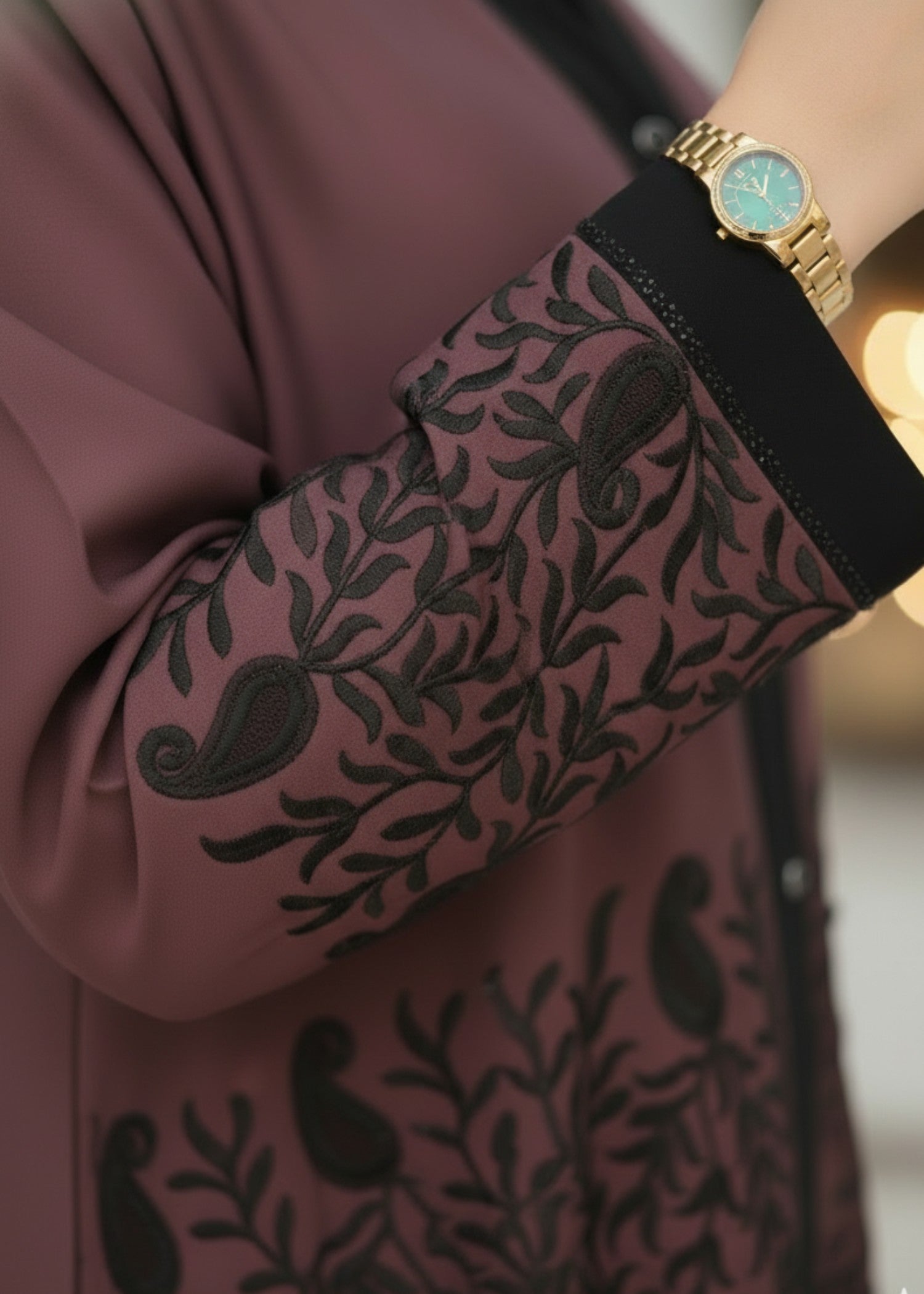 nidha Abaya in Black, dark raspberry