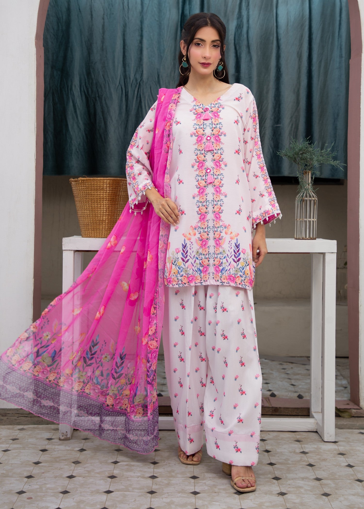 lawn Kurta Set in Pink