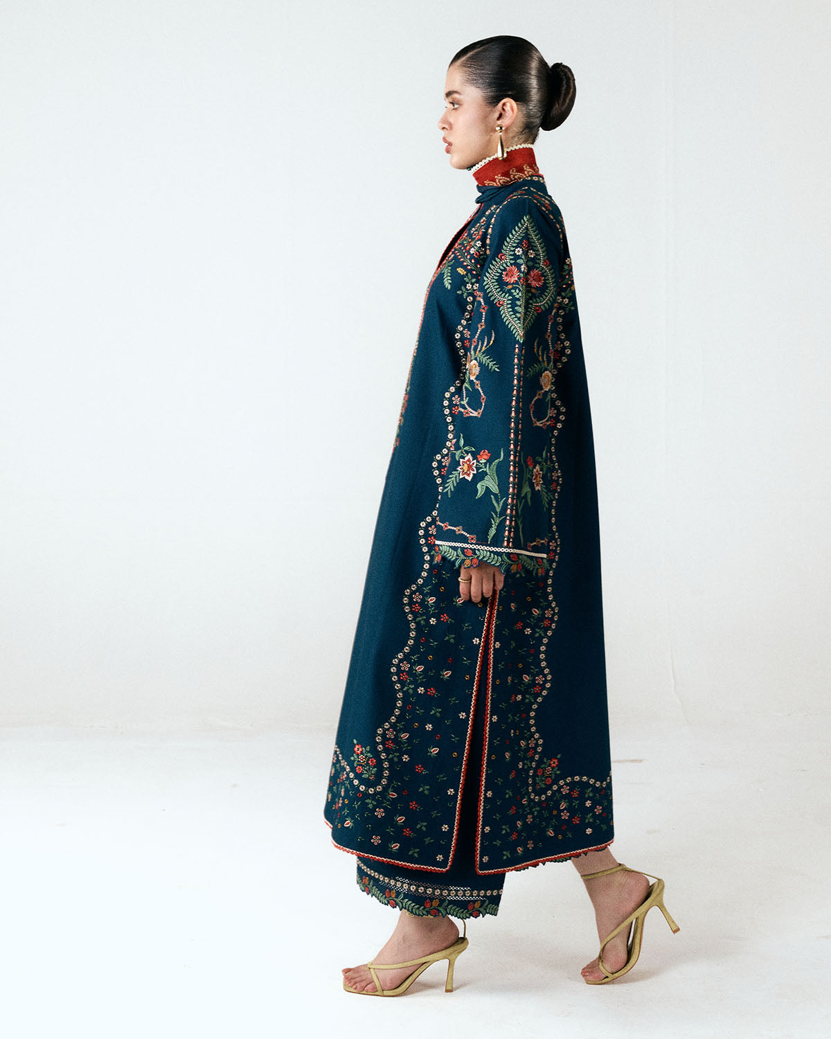 Jugnu Luxury Lawn Edit – Agna