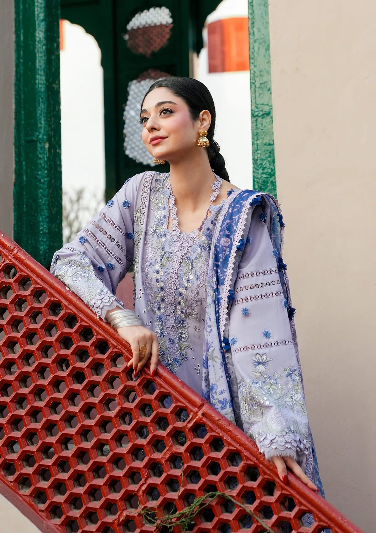 Ek Fasana Luxury Lawn – KLB-7B NAZNEEN