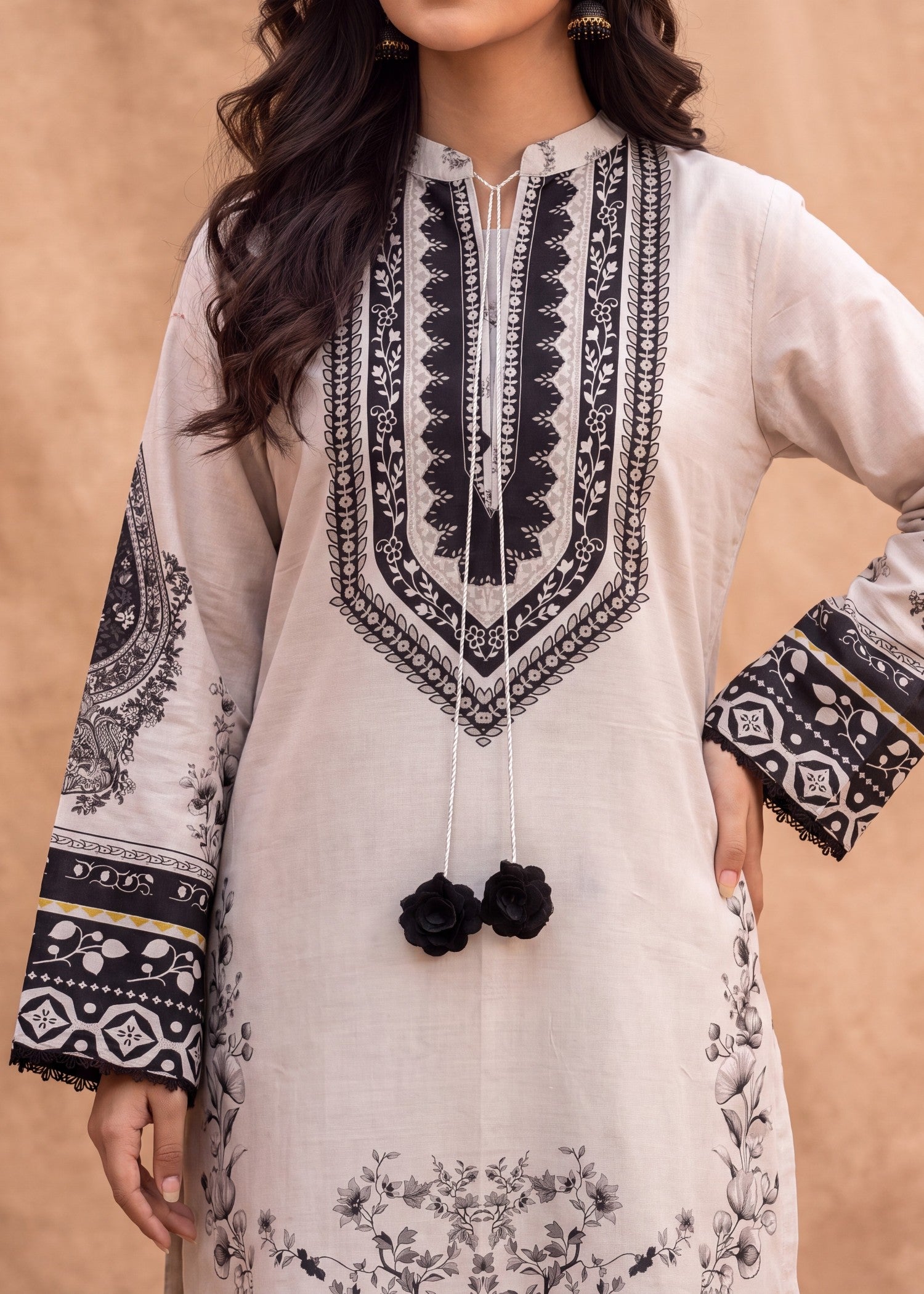 lawn Kurta Set in Chalk